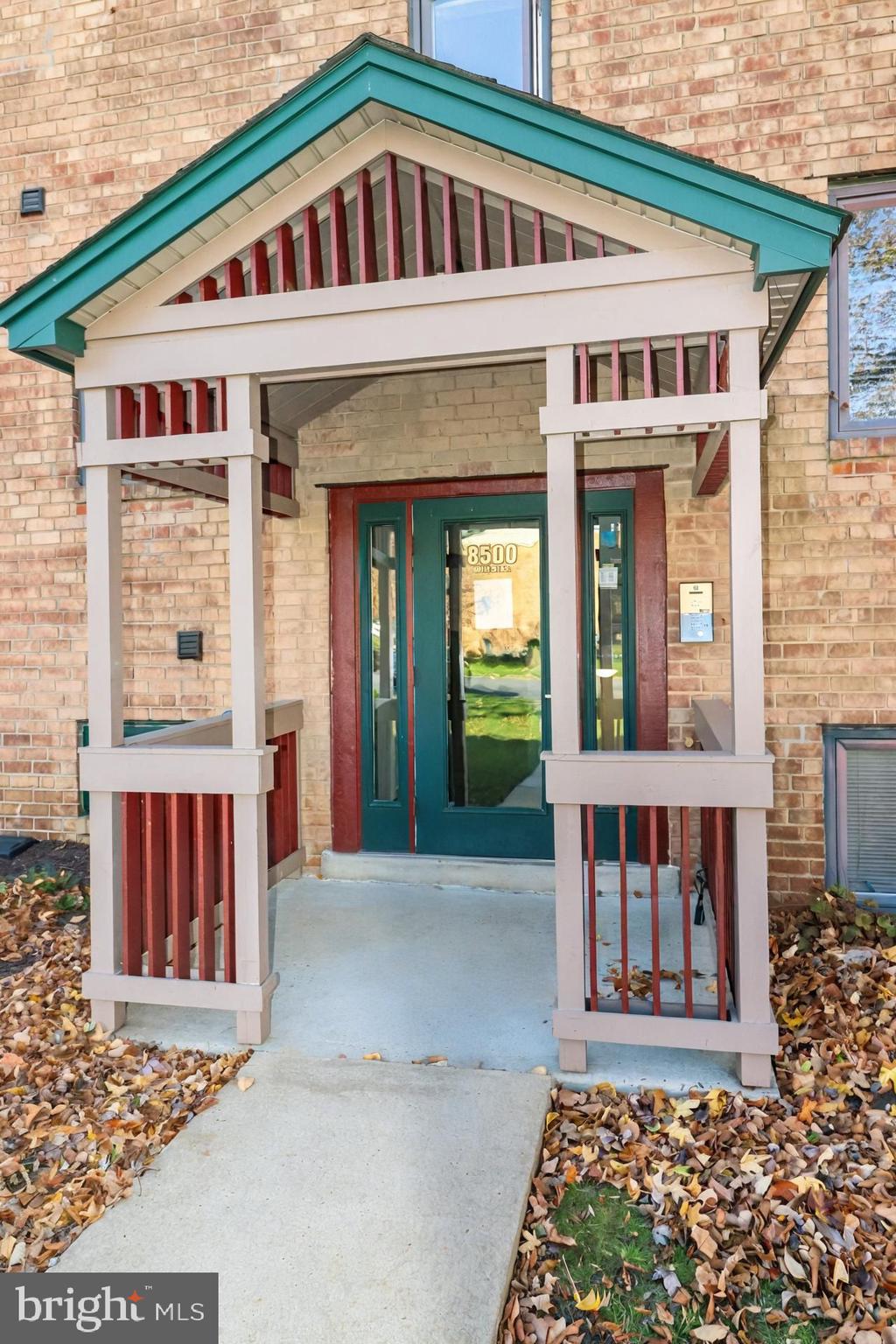 8506 PARK COURT 8506