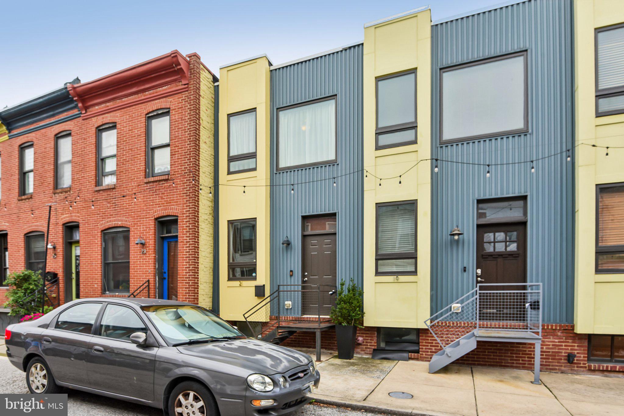 21 N DECKER AVENUE