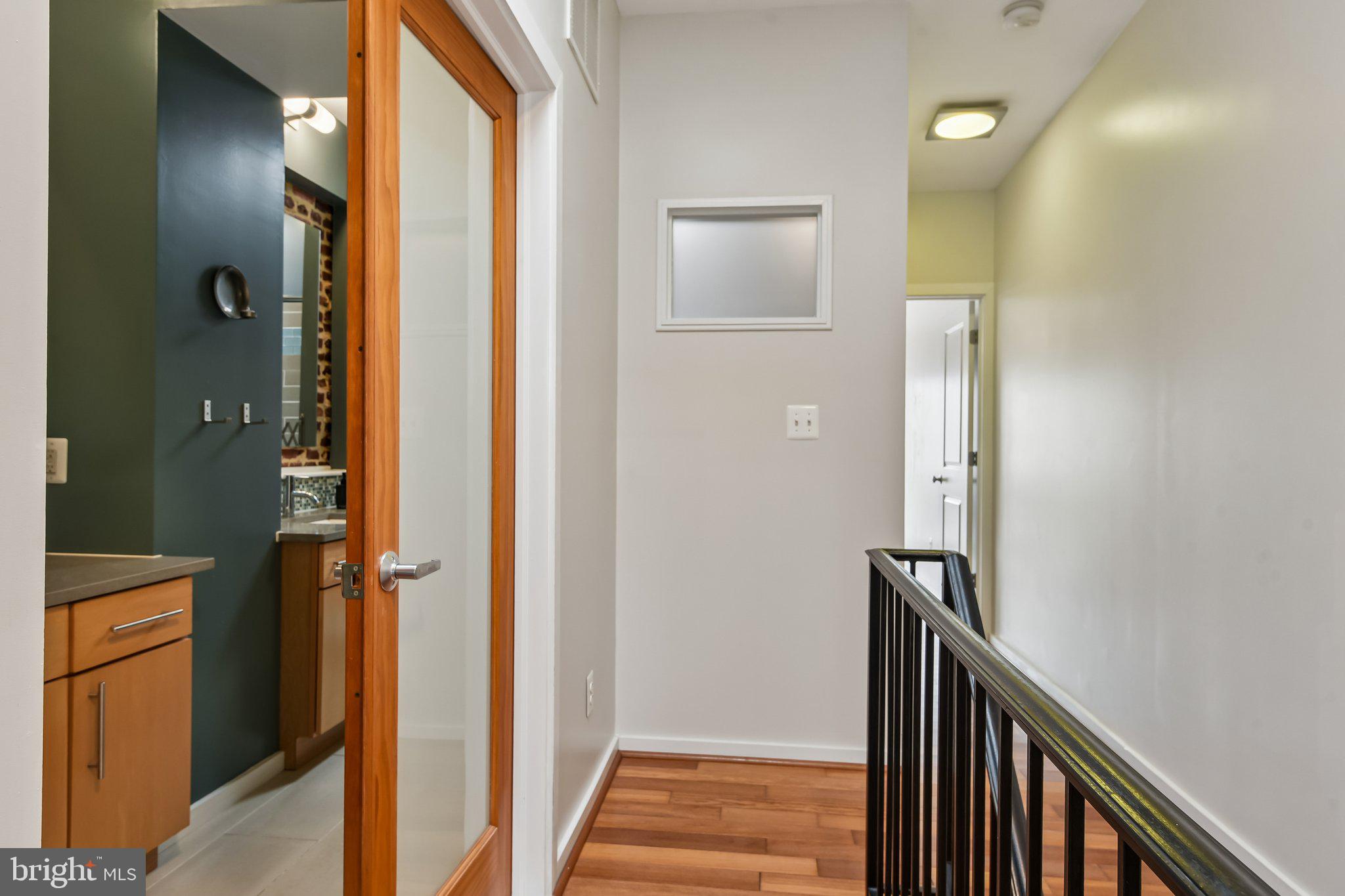 21 N DECKER AVENUE