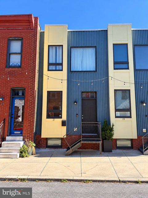 Townhouse For Rent - 21 N Decker Avenue<br/> BALTIMORE, MD 21224