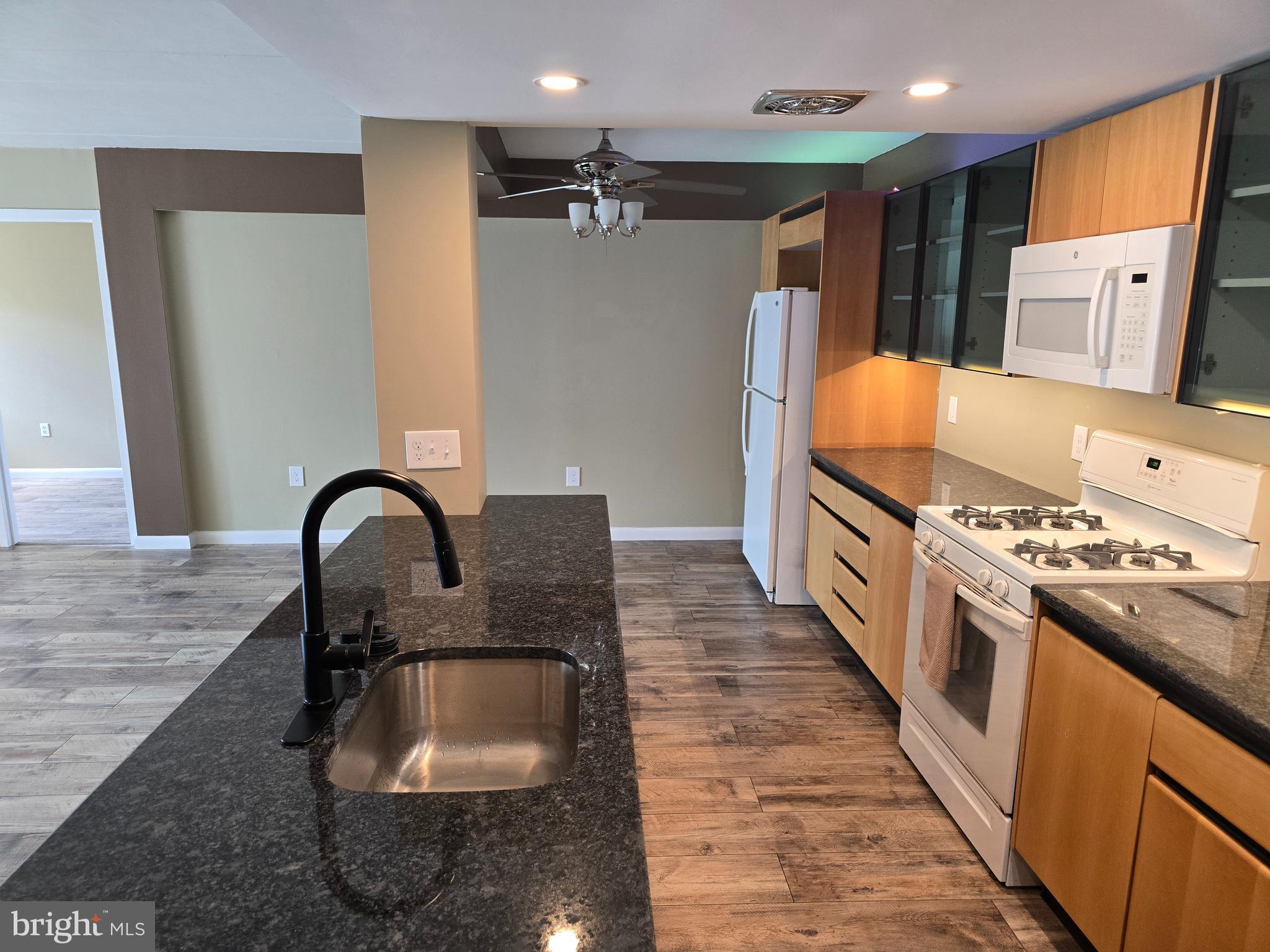 BEAVER HILL - Residential Lease