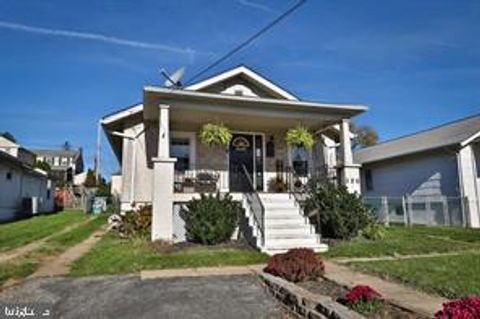 Photo of 586 Summit Street, KING OF PRUSSIA, PA 19406 (MLS # PAMC2180554)