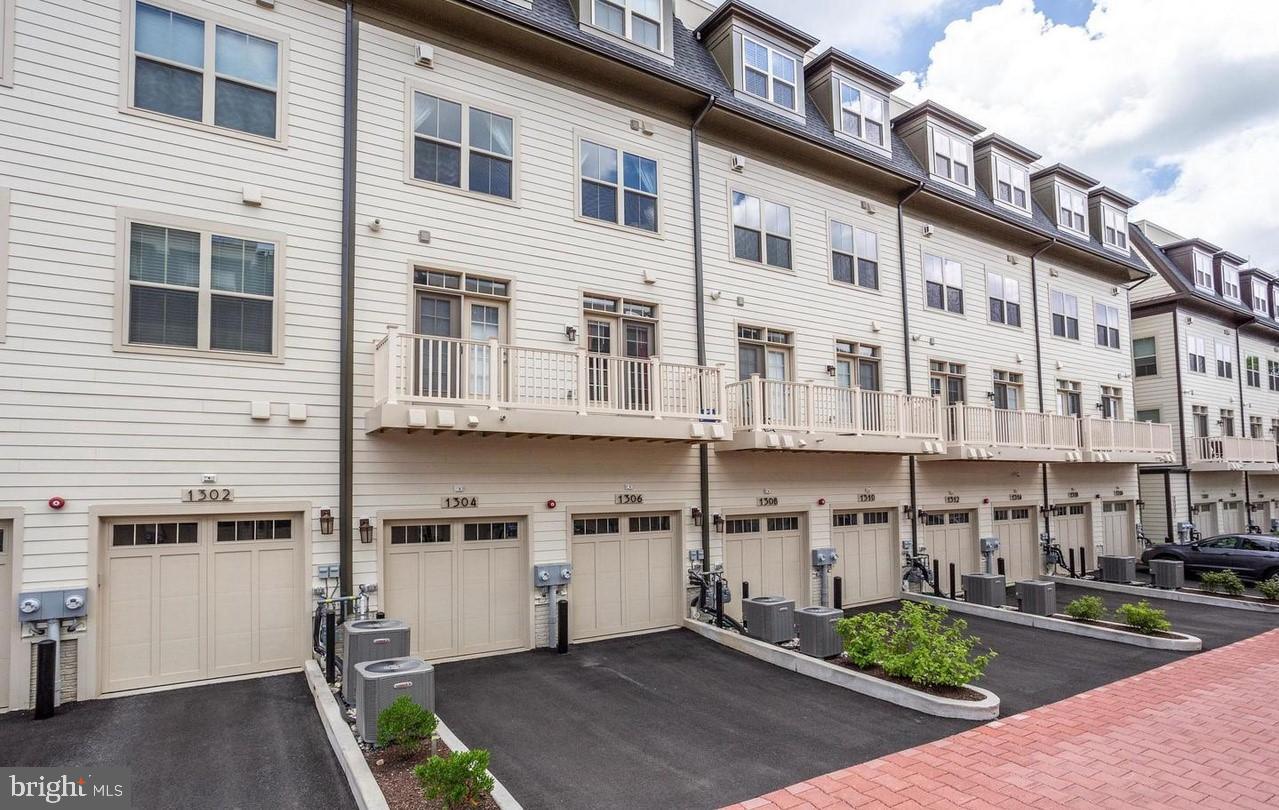 CARVER PLACE - Residential Lease