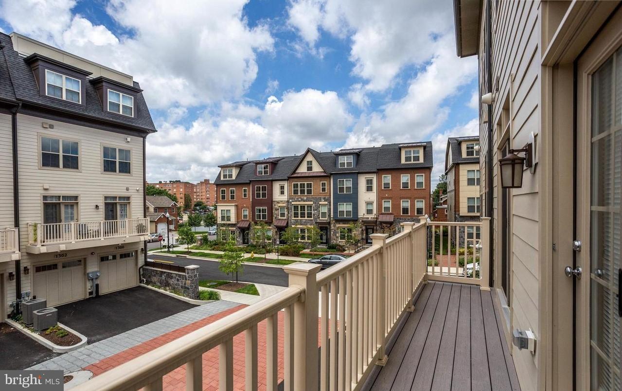 CARVER PLACE - Residential Lease