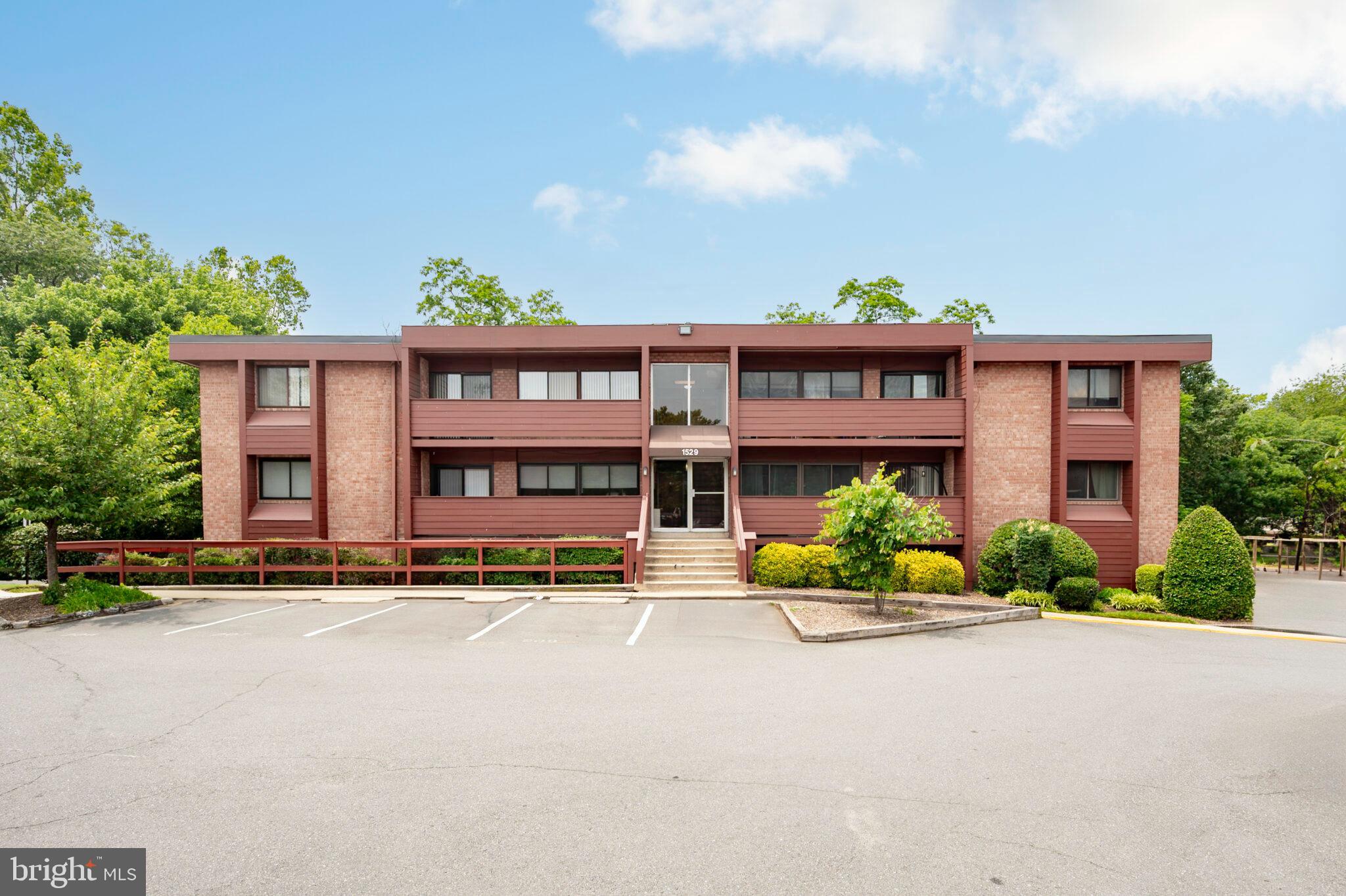 1529 S GEORGE MASON DRIVE 20
