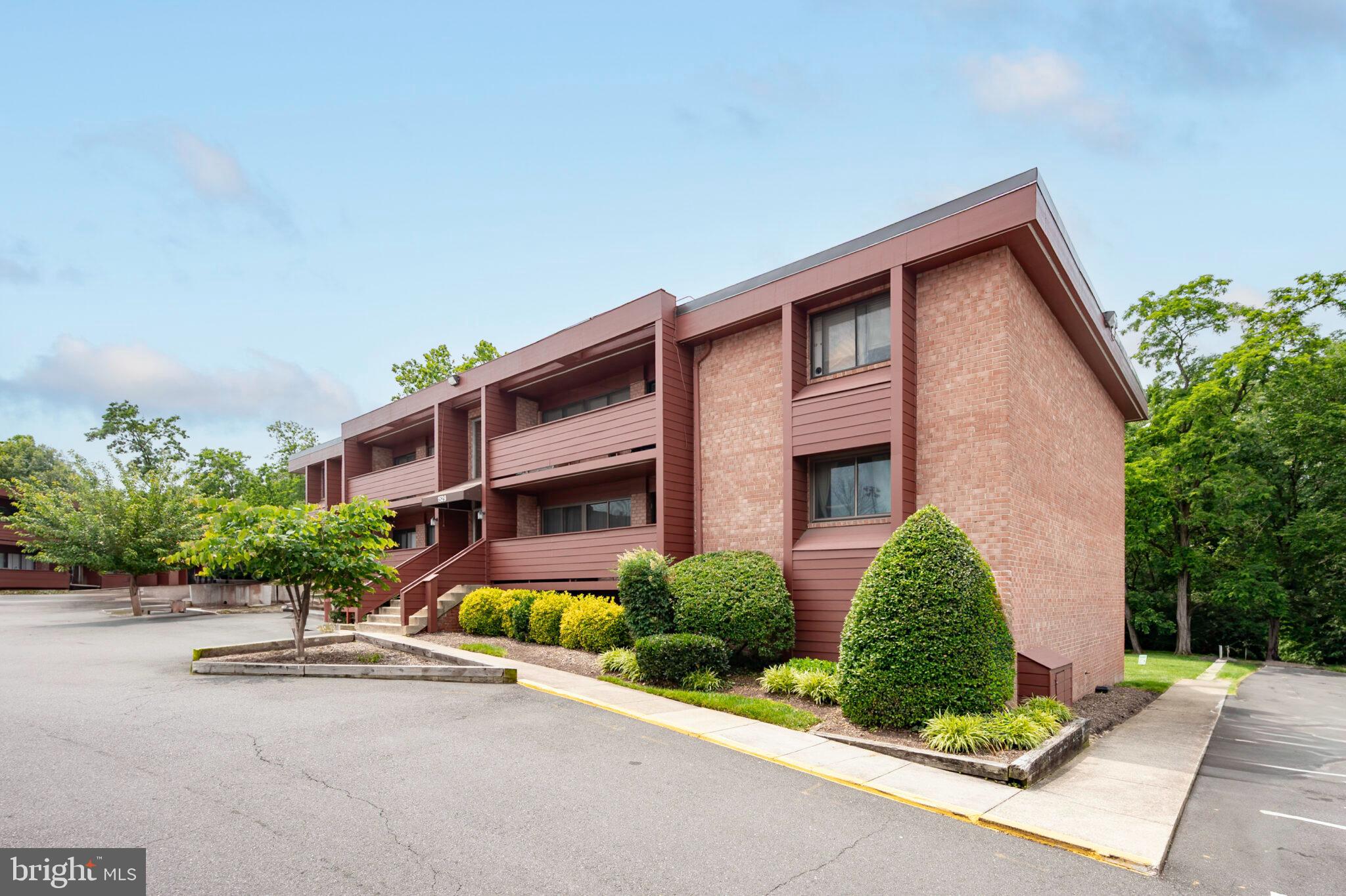 1529 S GEORGE MASON DRIVE 20