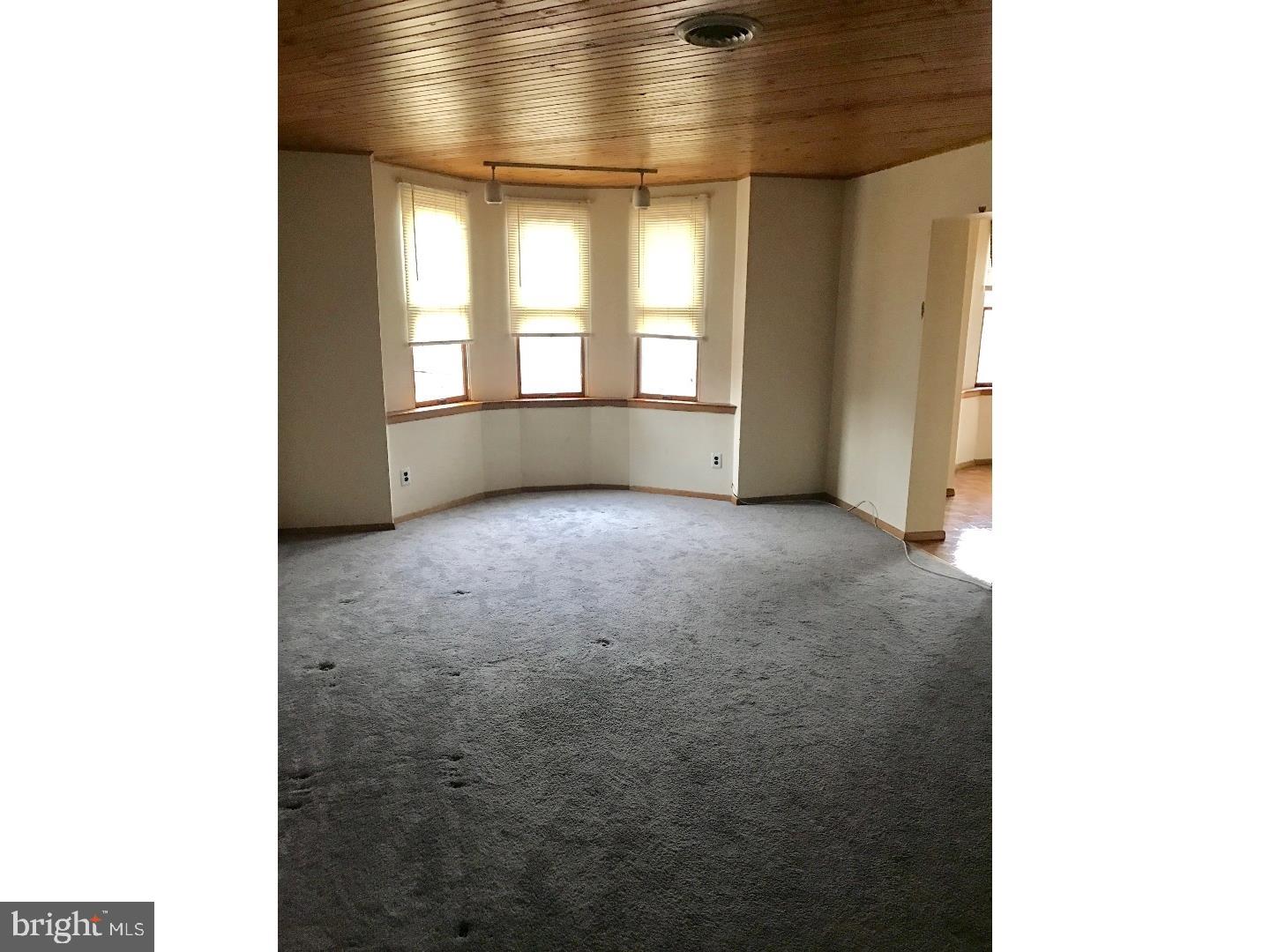 QUEEN VILLAGE - Residential Lease