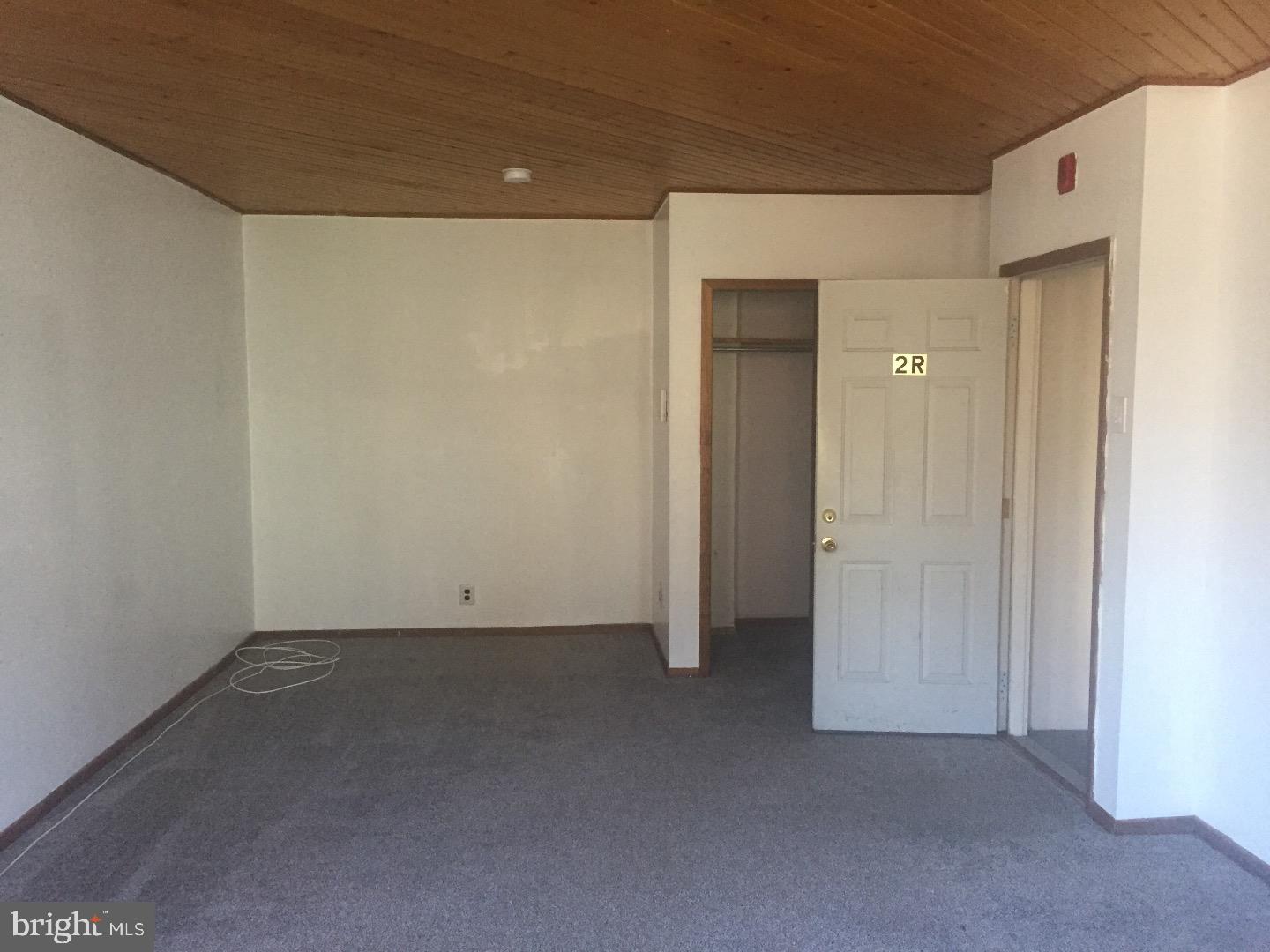 QUEEN VILLAGE - Residential Lease