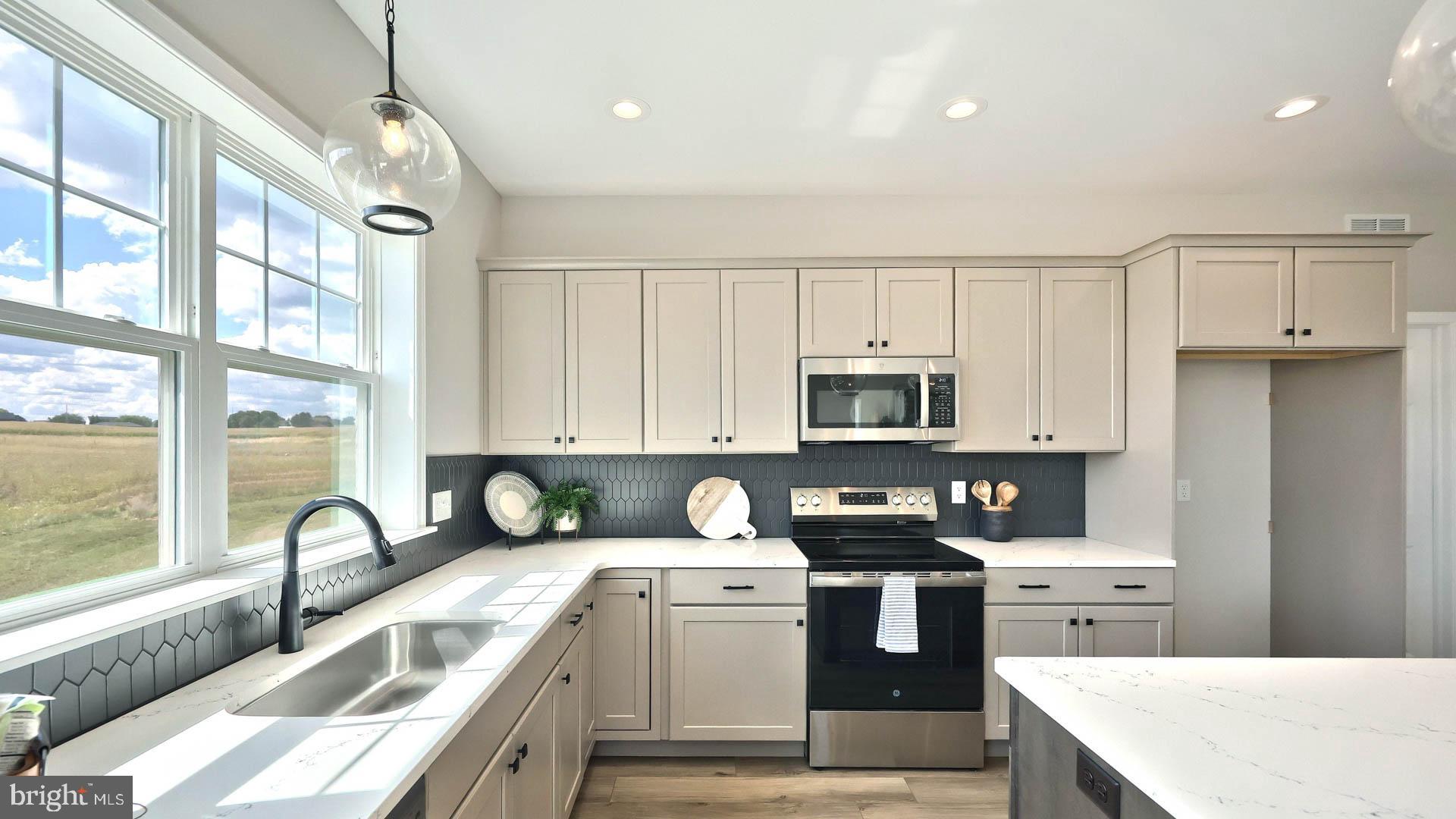 214 GRAND SUMMIT DRIVE