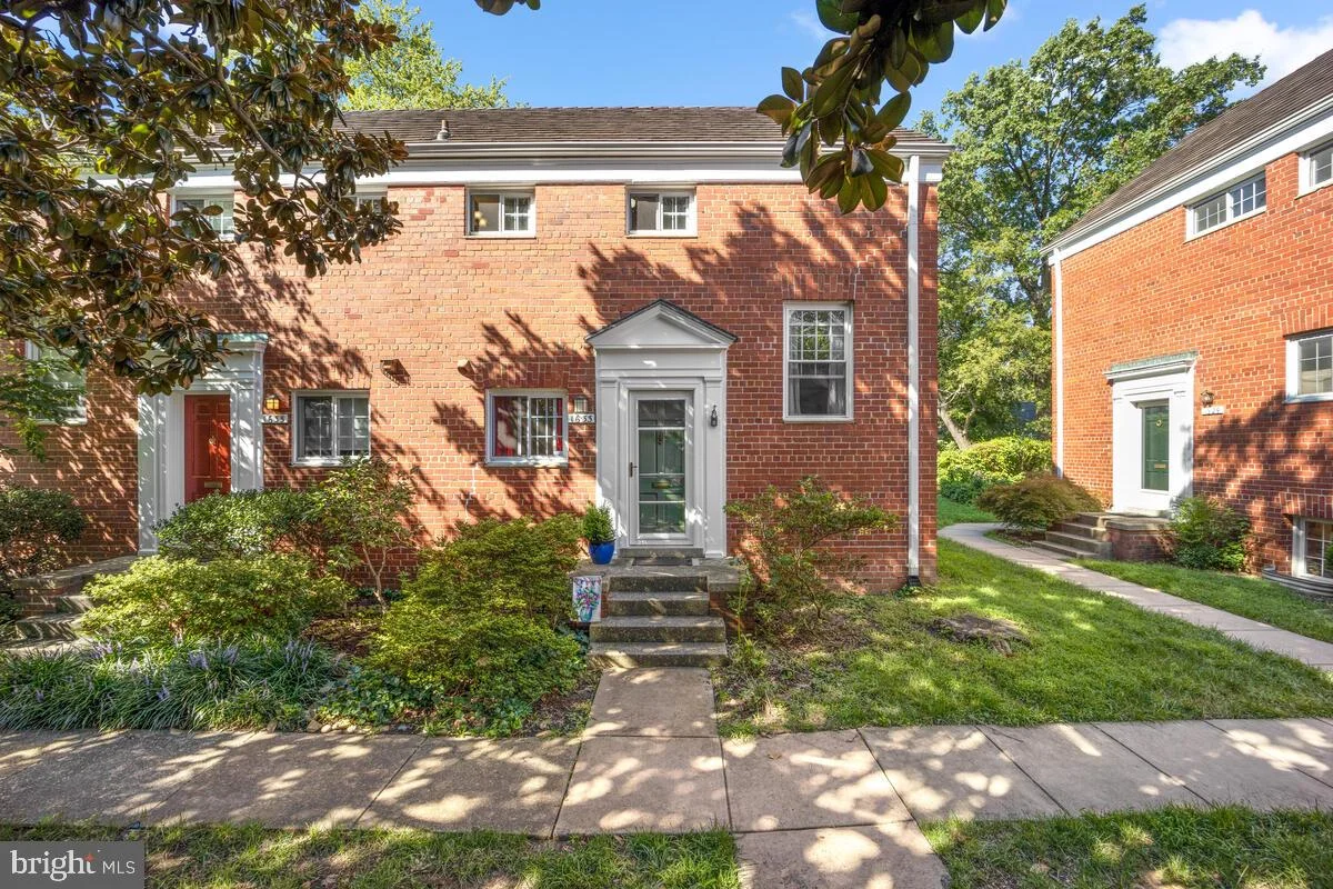 1633 Mount Eagle Place, Alexandria, VA 22302