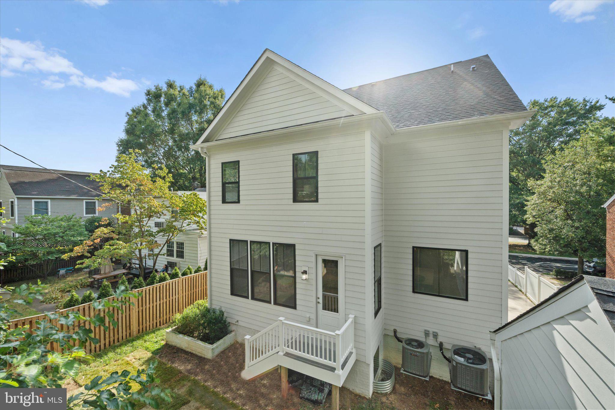 MILBURN TERRACE - Residential