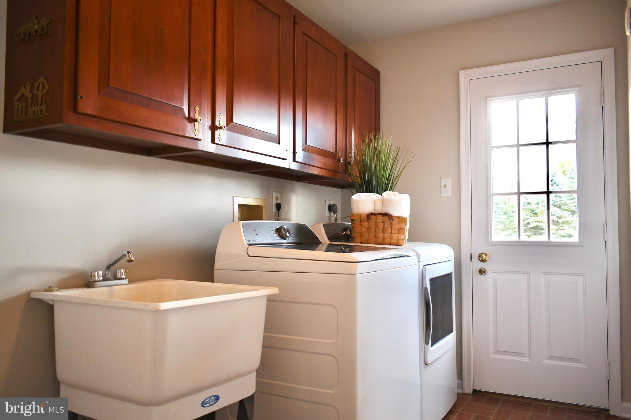 THREE PONDS - Residential