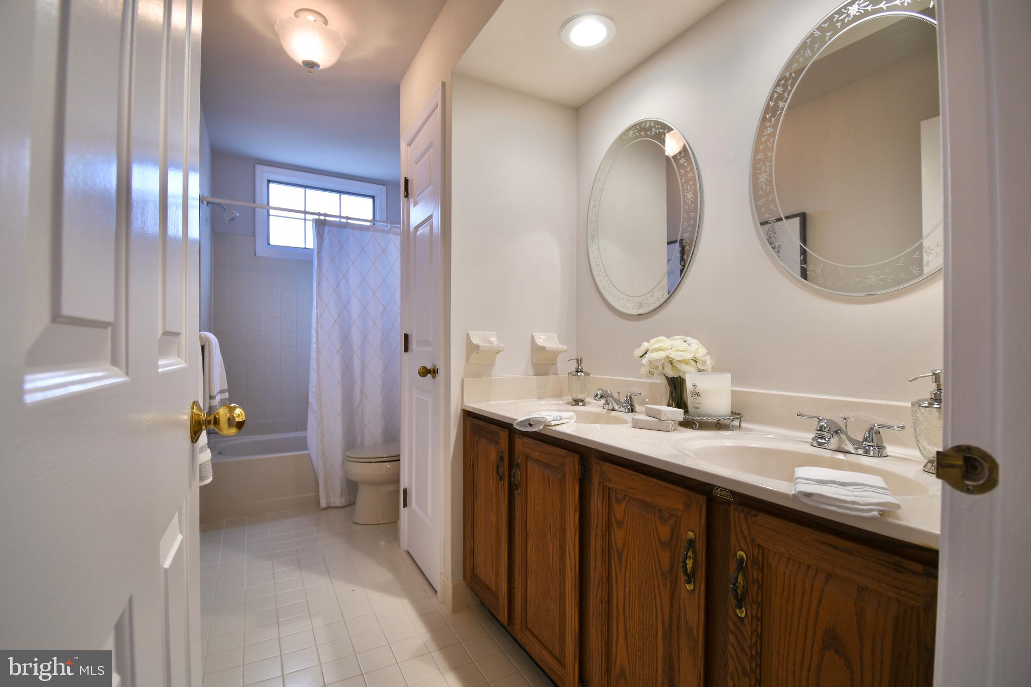 THREE PONDS - Residential