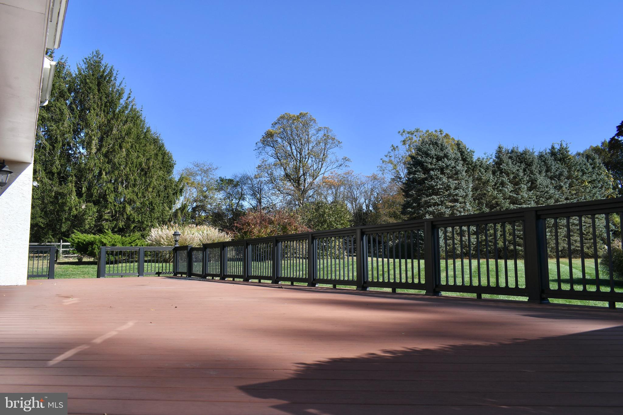 THREE PONDS - Residential