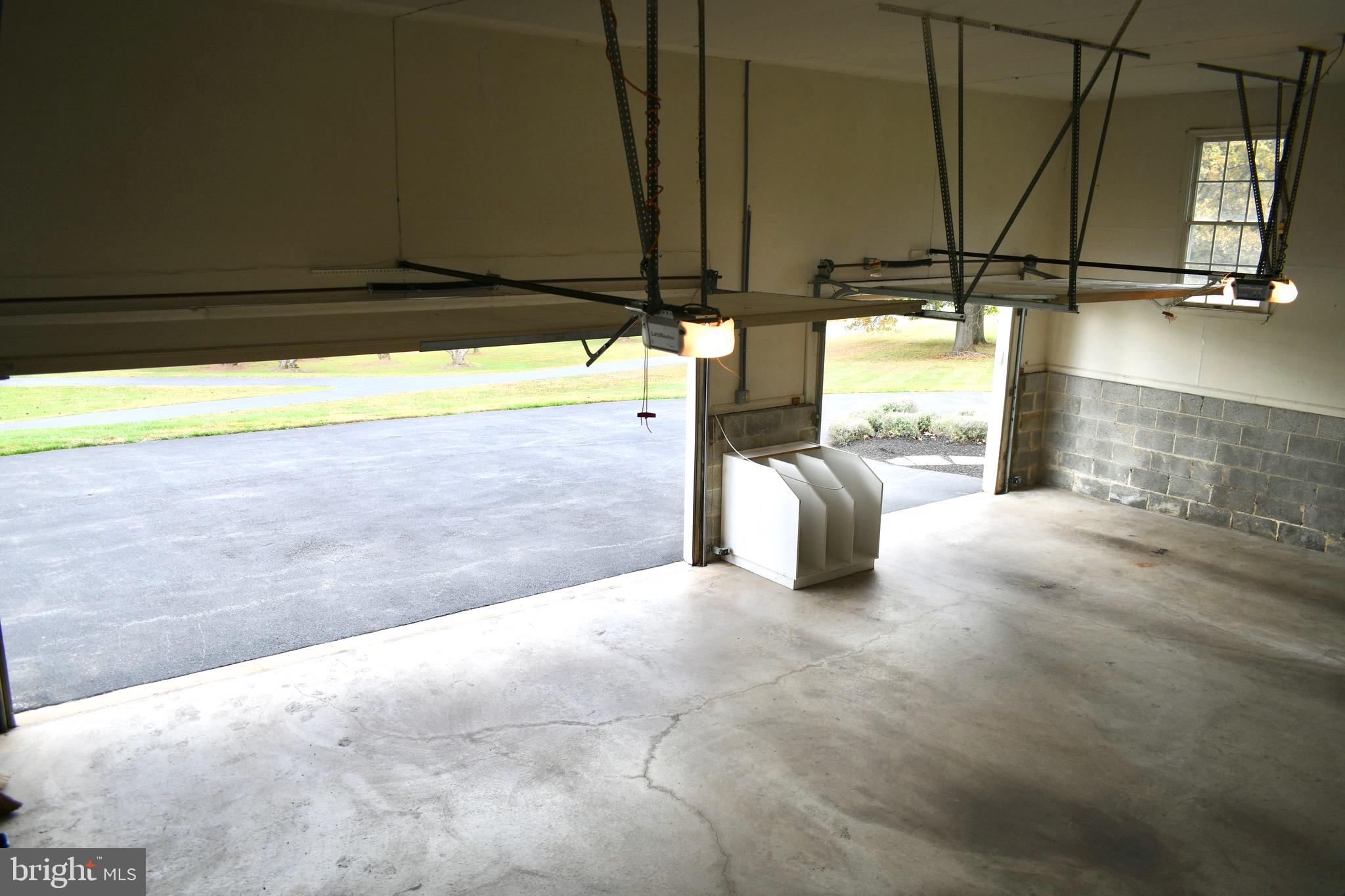 THREE PONDS - Residential