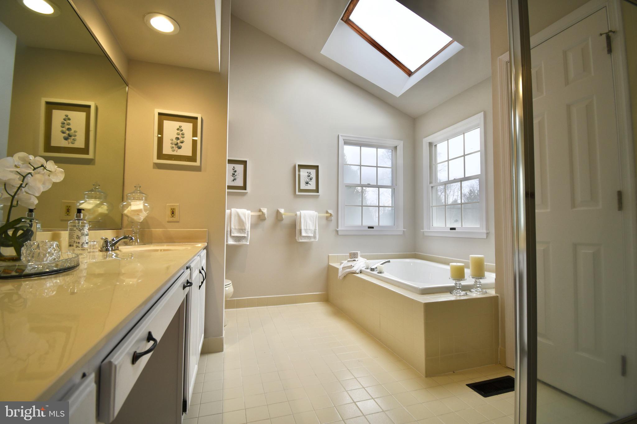 THREE PONDS - Residential