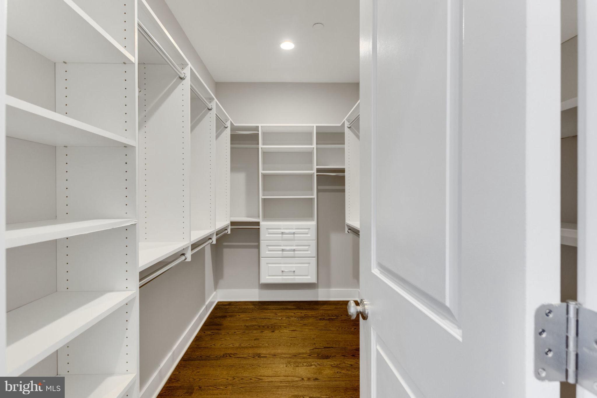 OAKWOOD KNOLLS - Residential