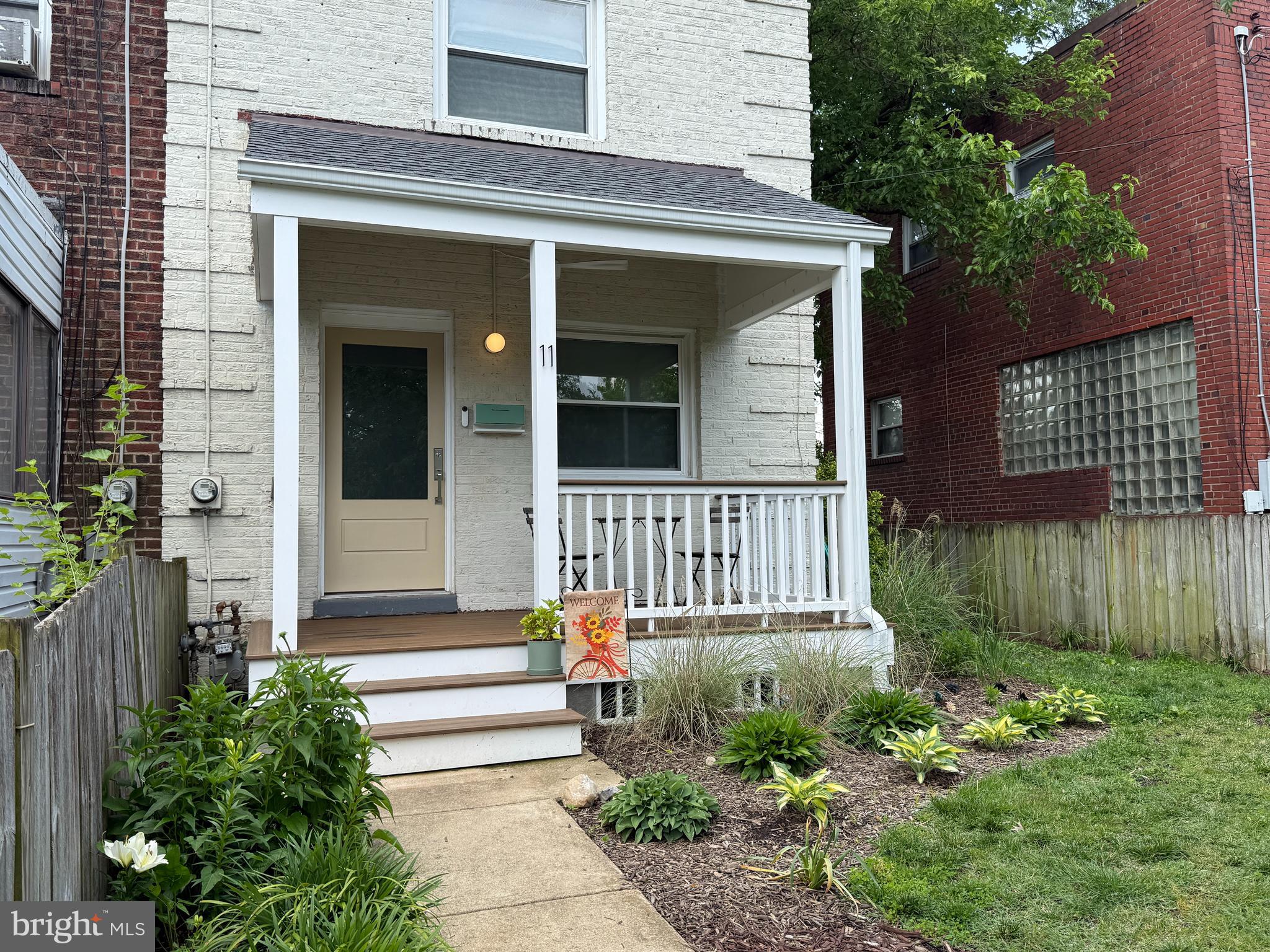 11 CLIFFORD AVENUE