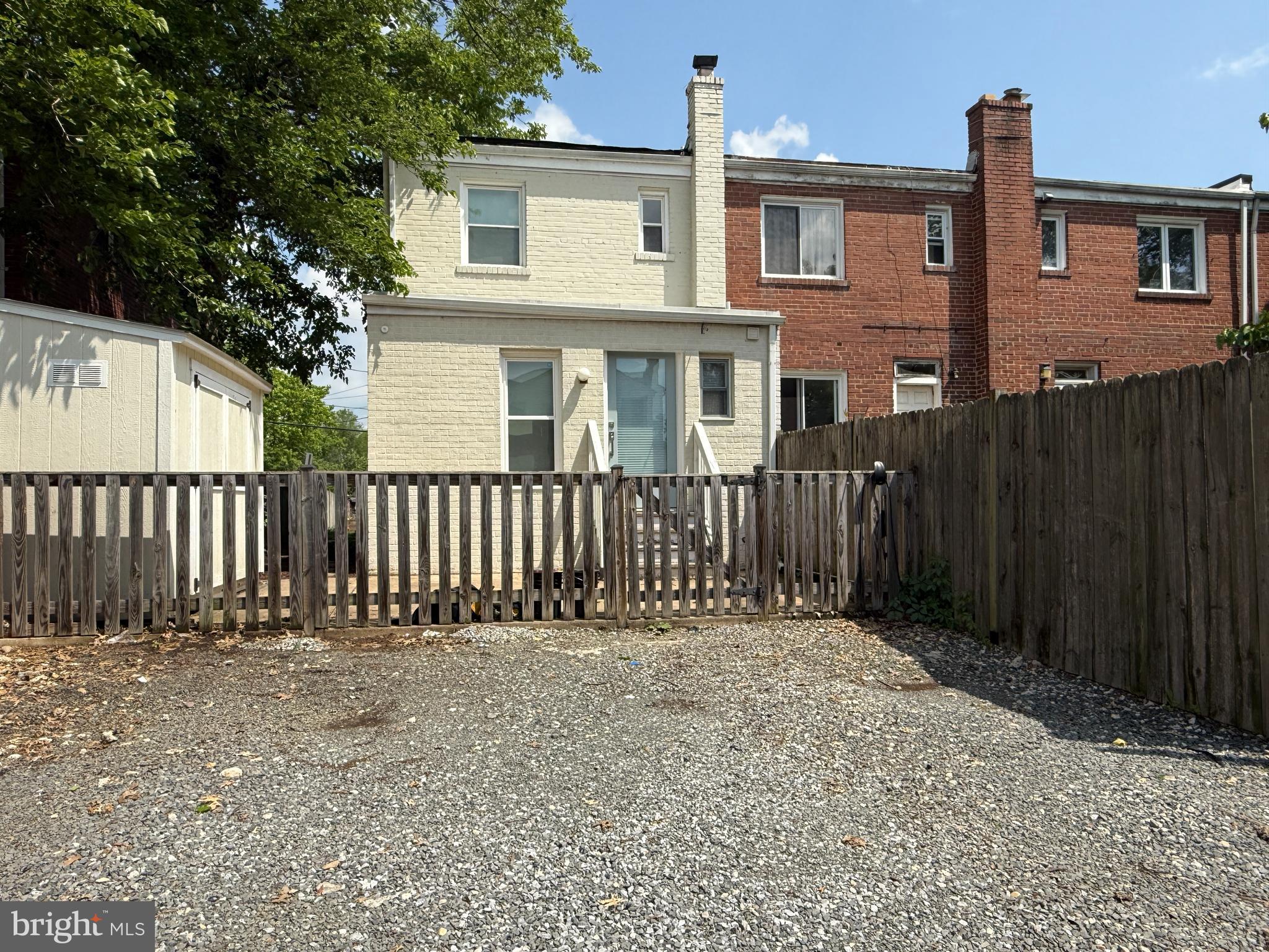11 CLIFFORD AVENUE