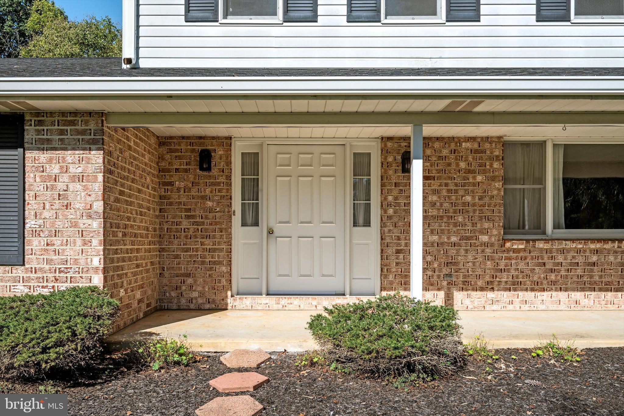 LEDGE LOWE - Residential