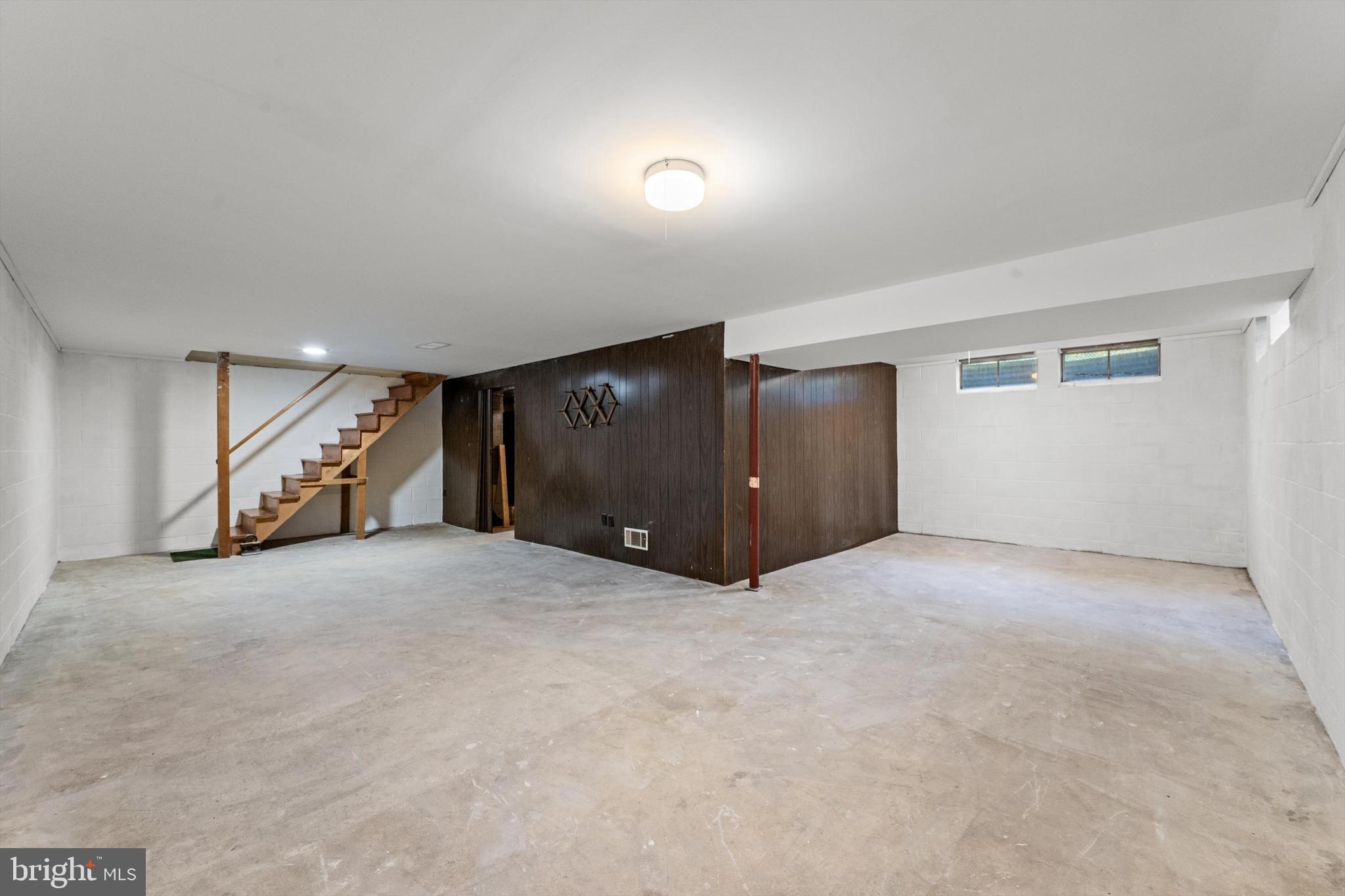 LEDGE LOWE - Residential