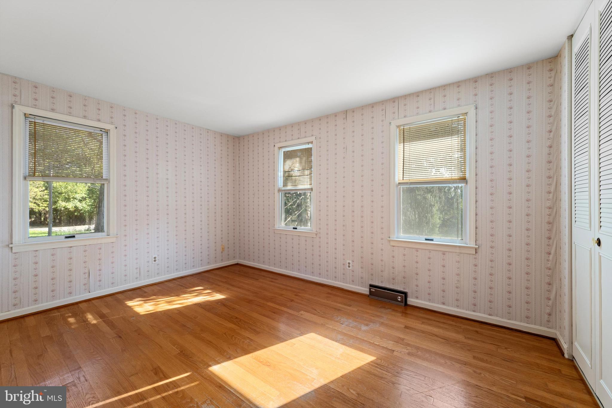 LEDGE LOWE - Residential