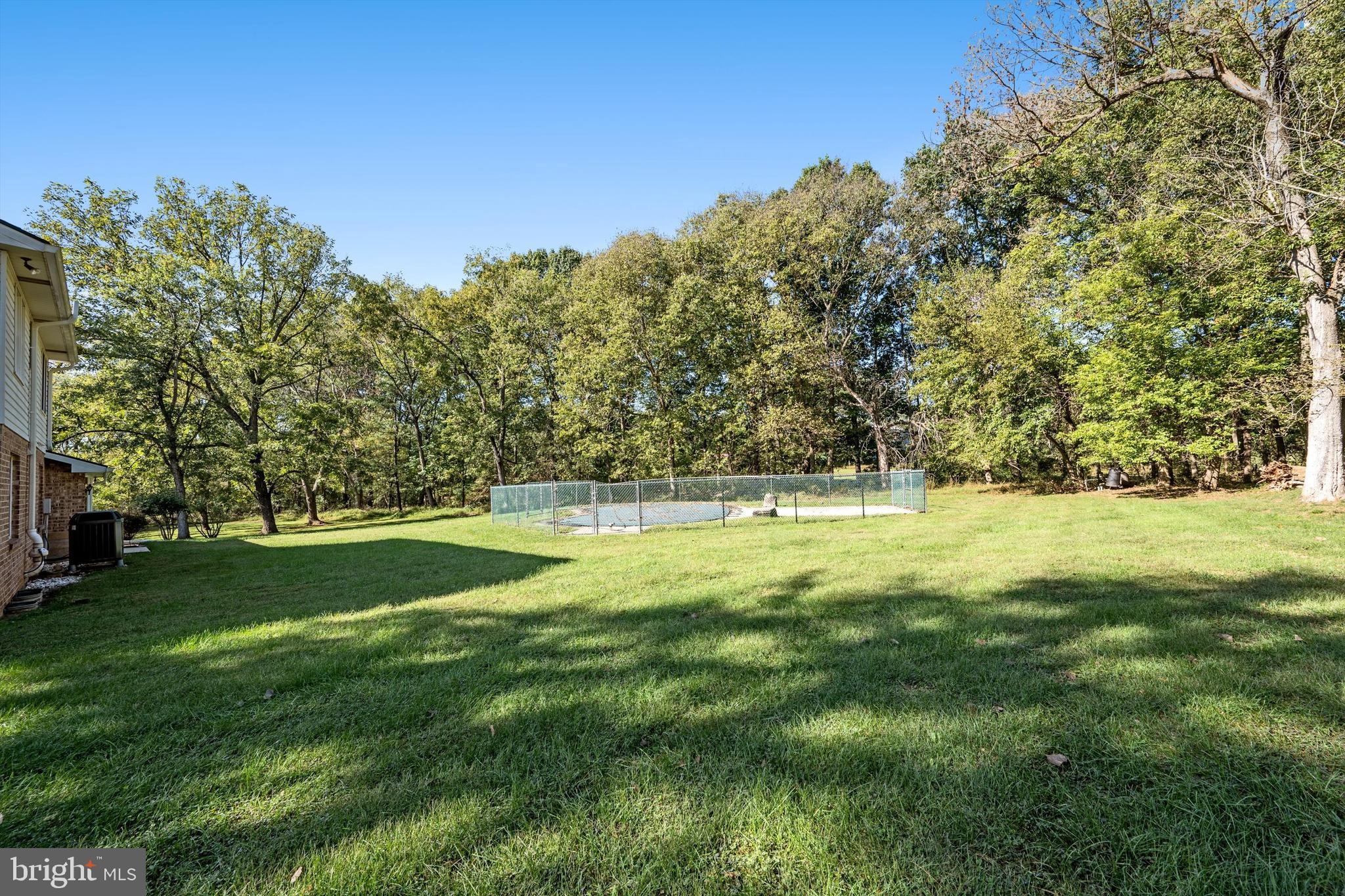 LEDGE LOWE - Residential