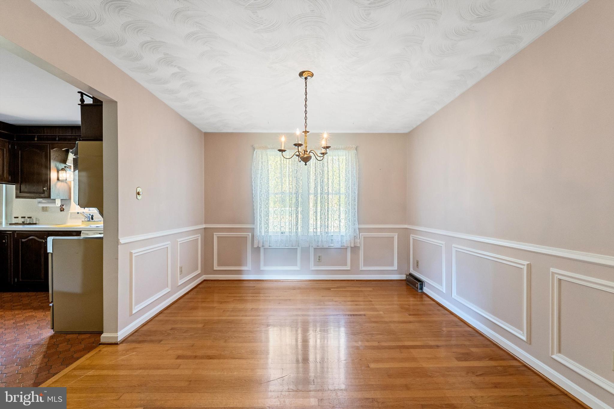 LEDGE LOWE - Residential