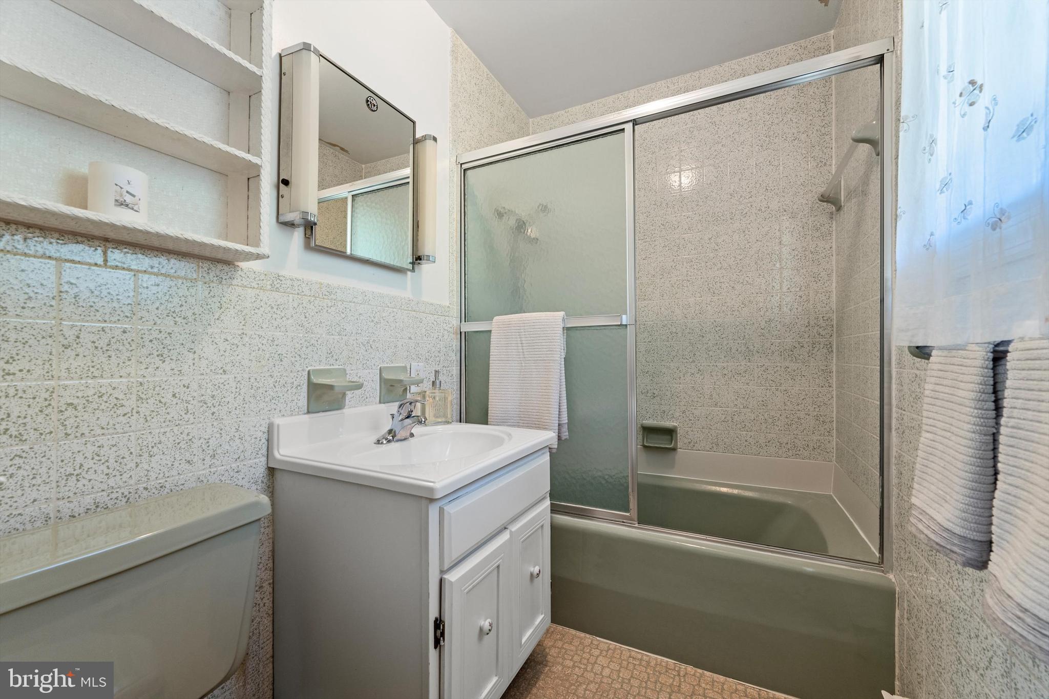 LEDGE LOWE - Residential