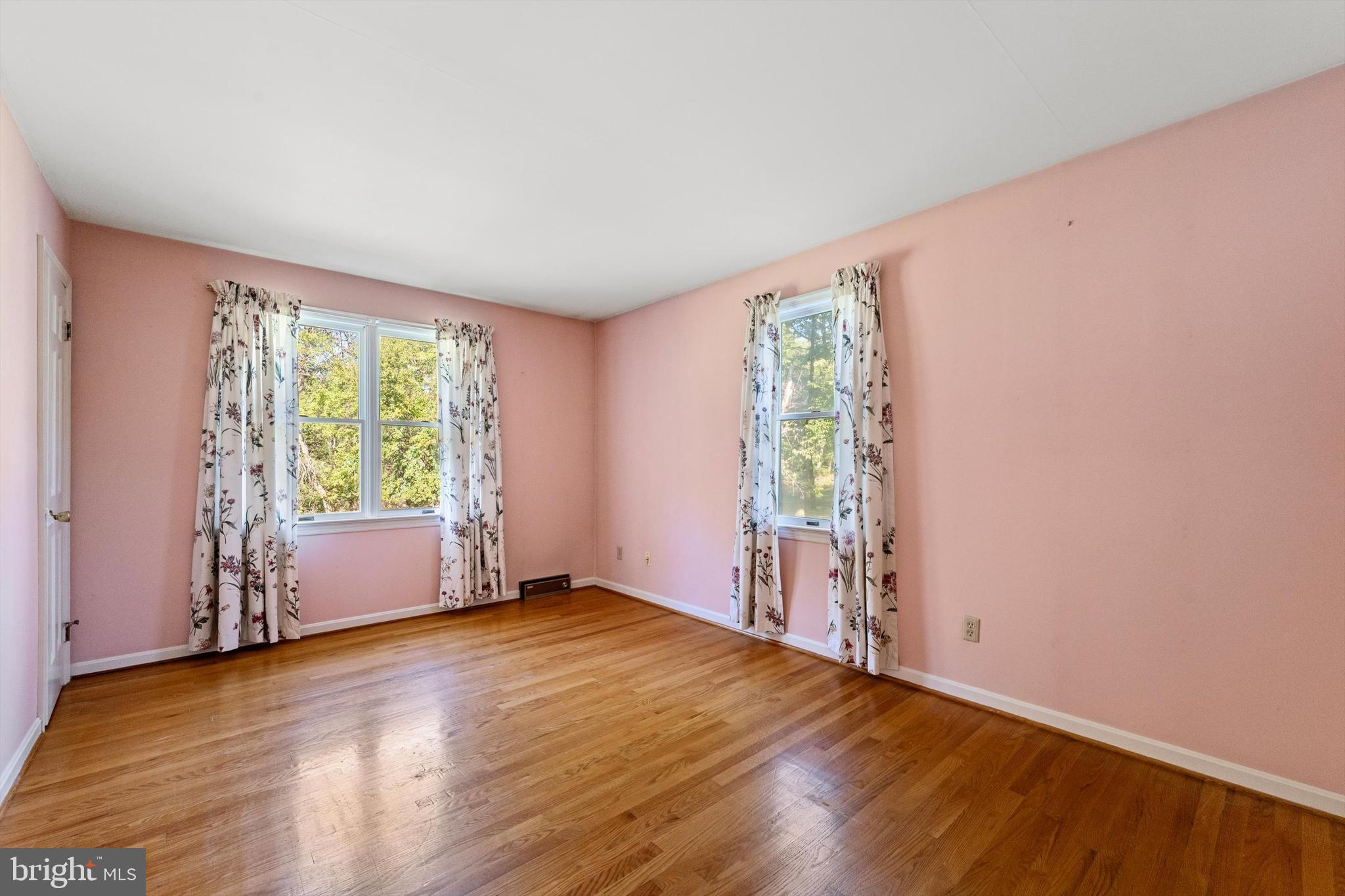 LEDGE LOWE - Residential