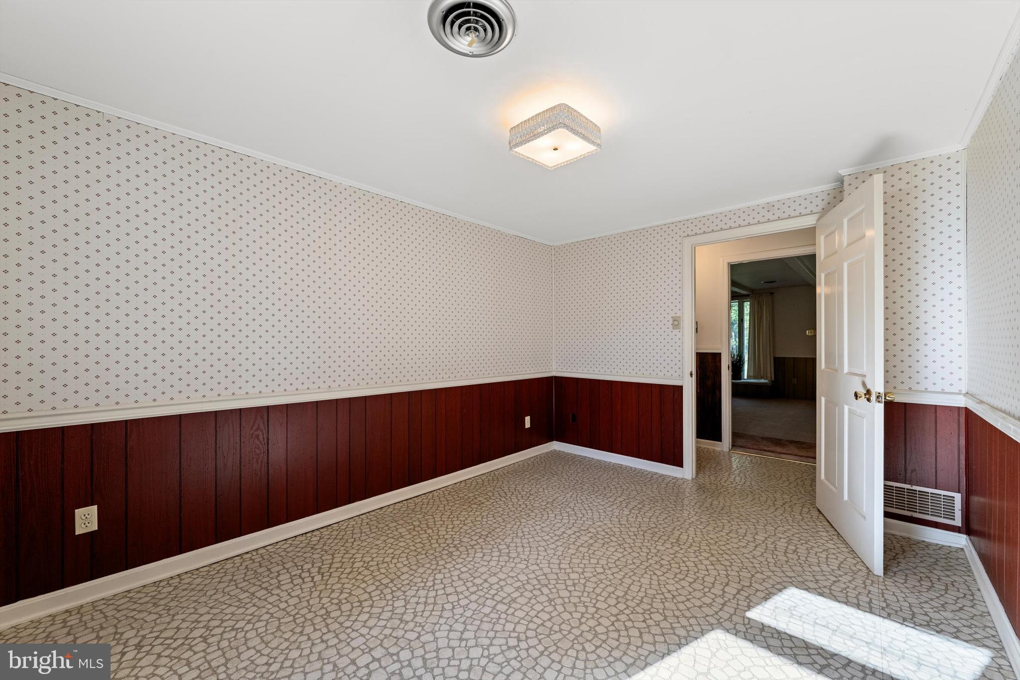 LEDGE LOWE - Residential