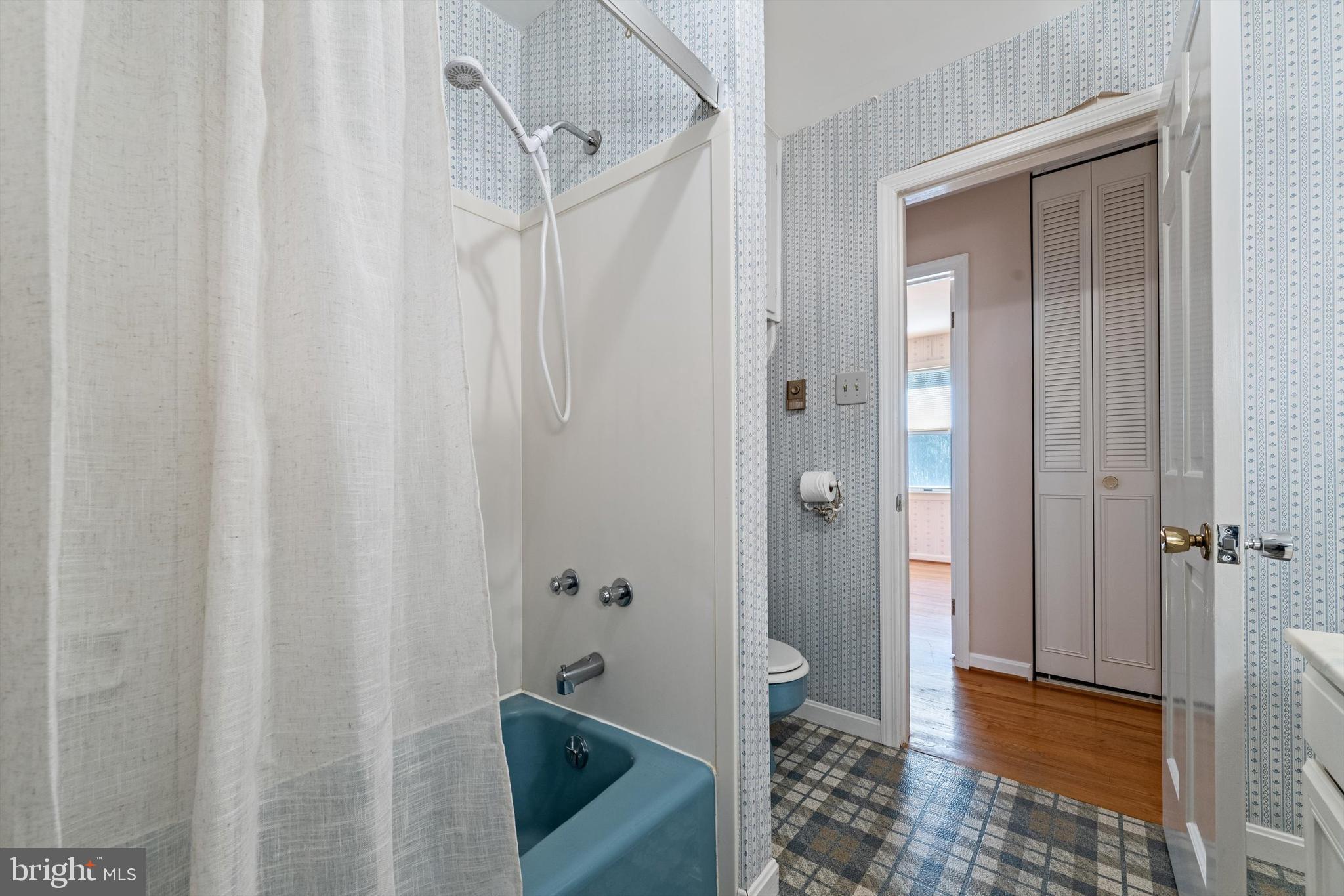 LEDGE LOWE - Residential