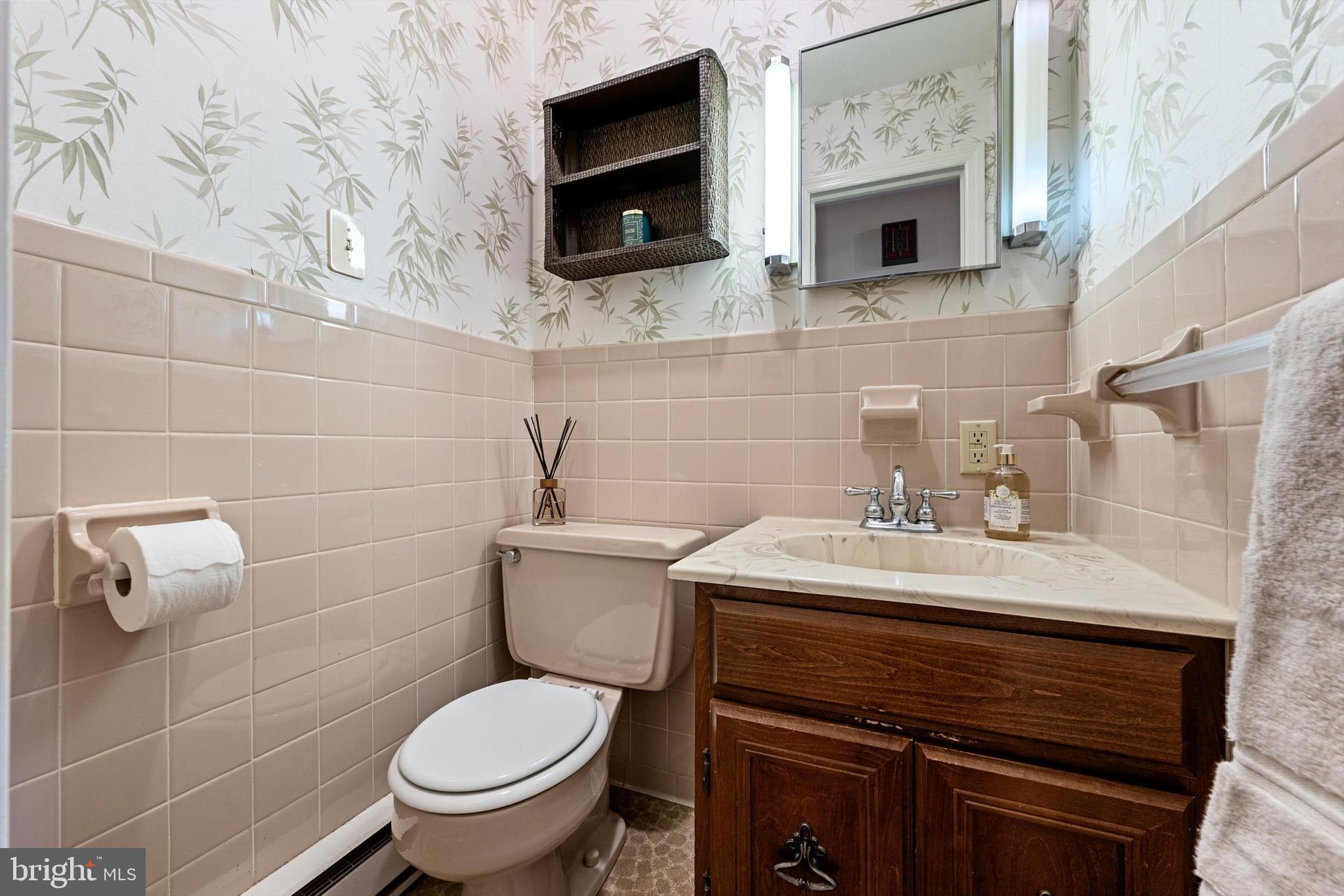 LEDGE LOWE - Residential