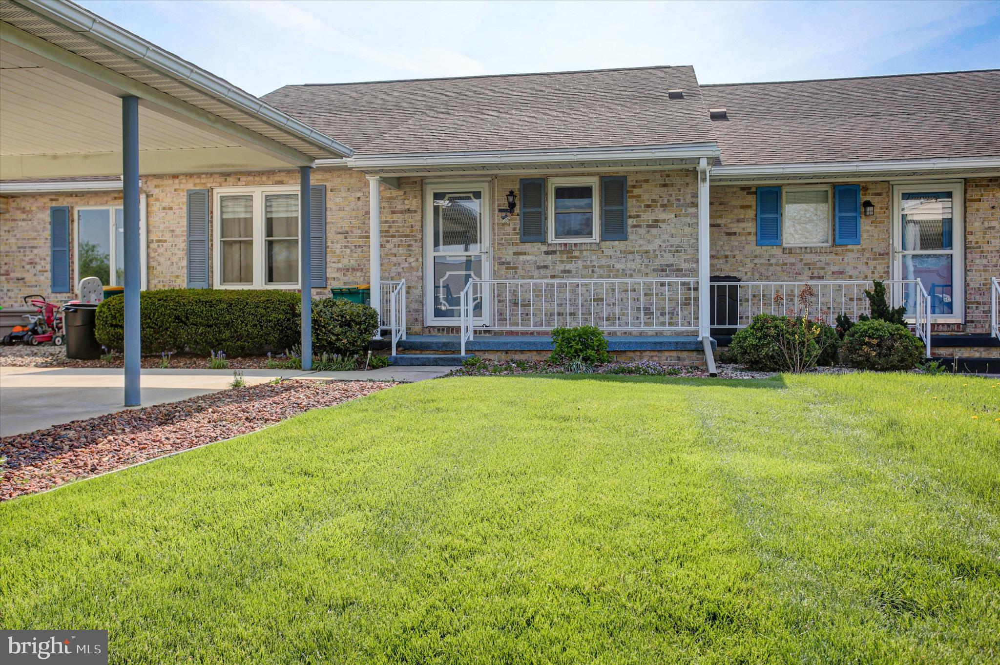 RUSTIC HILL - Residential