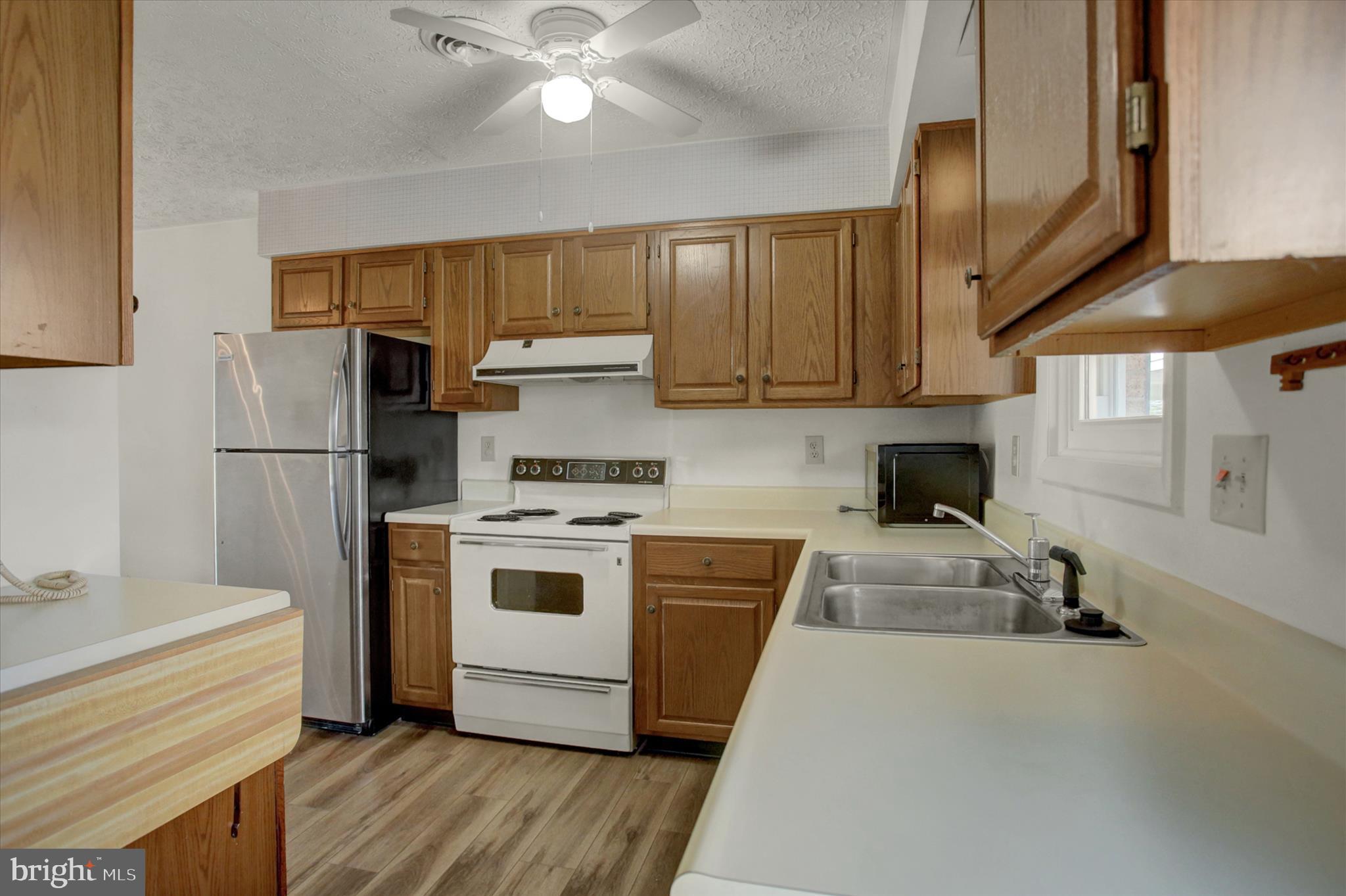 RUSTIC HILL - Residential