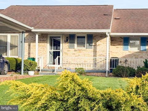 1084 WESTGATE DRIVE CHAMBERSBURG PA 17201