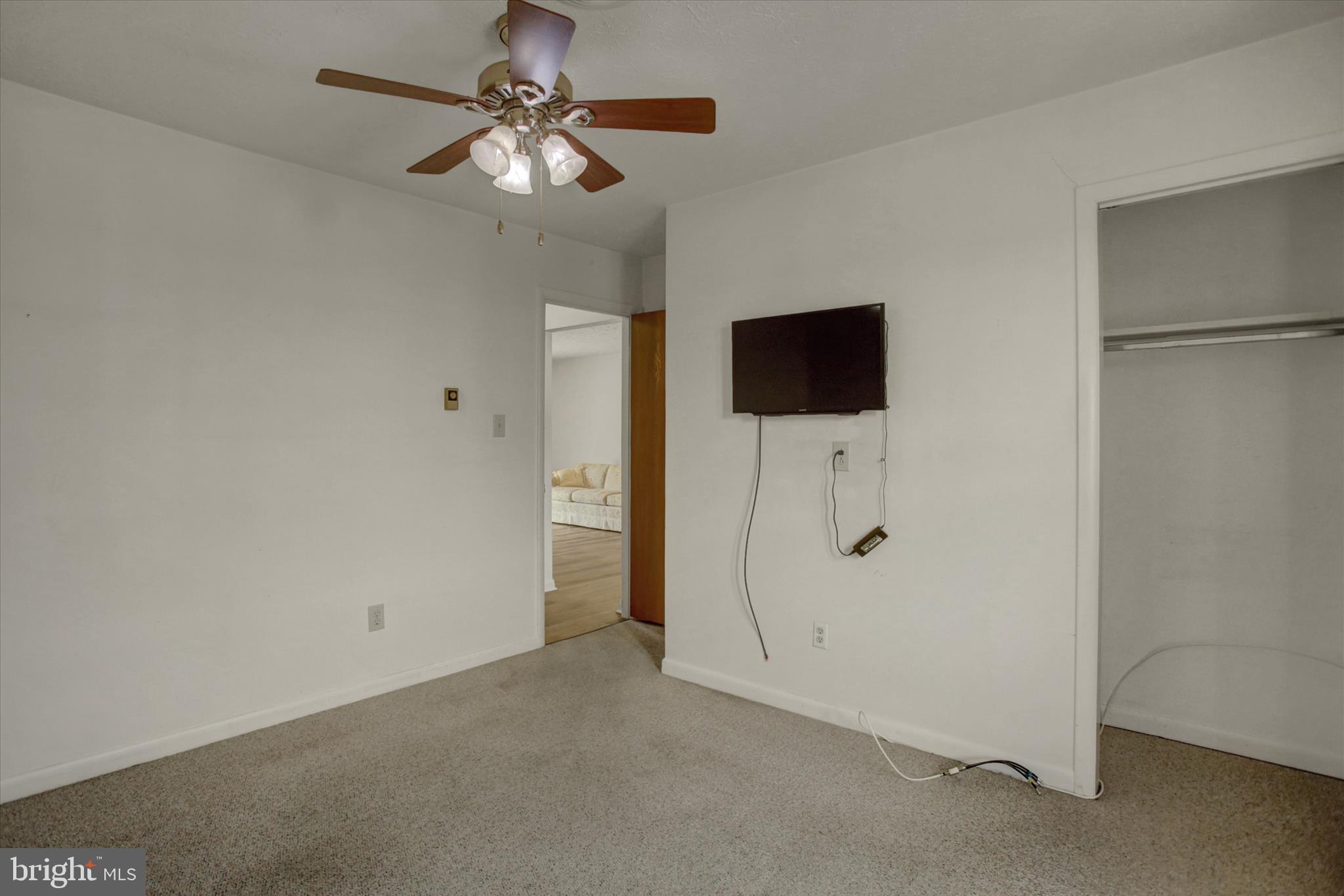 RUSTIC HILL - Residential