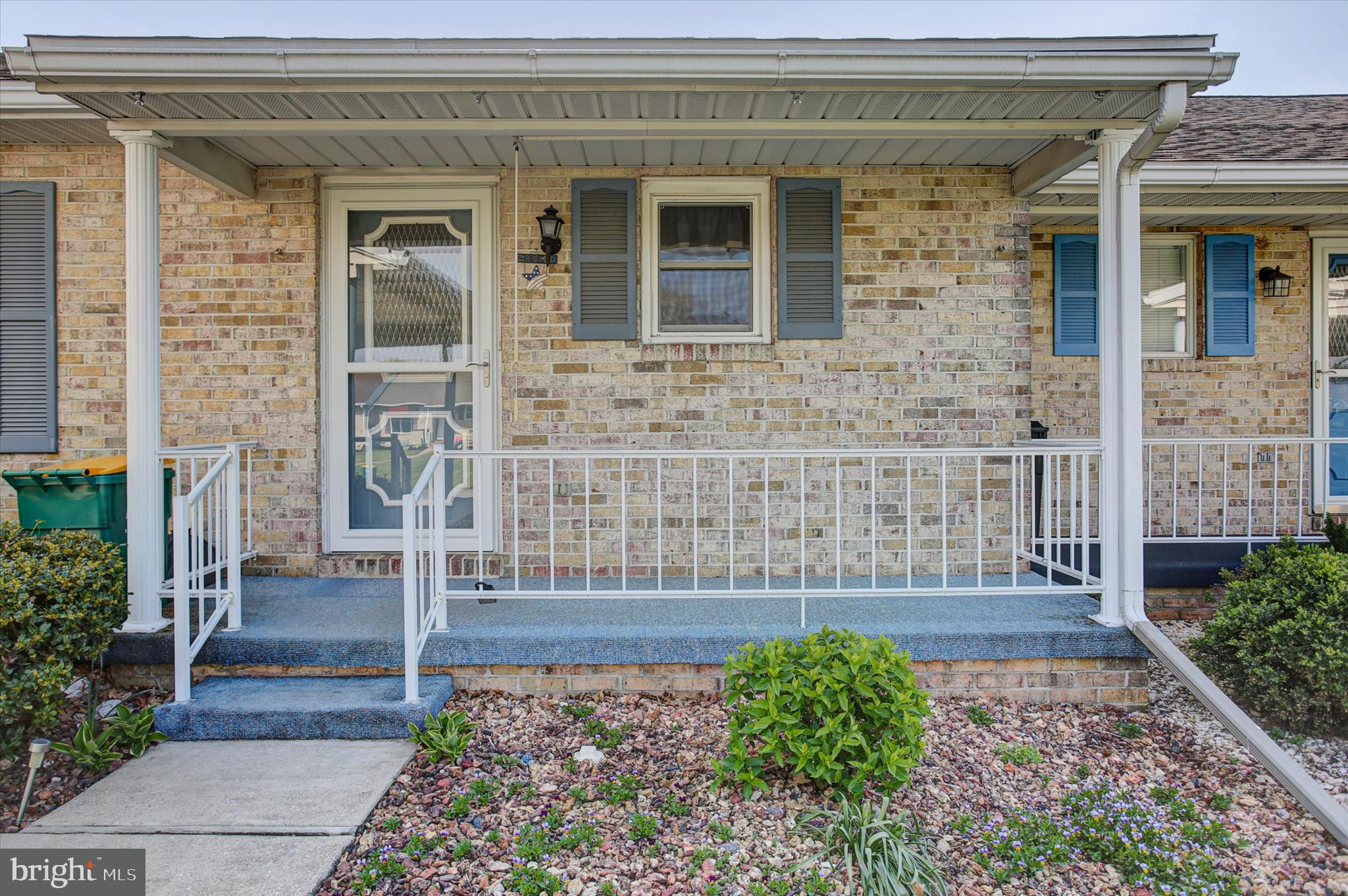 RUSTIC HILL - Residential