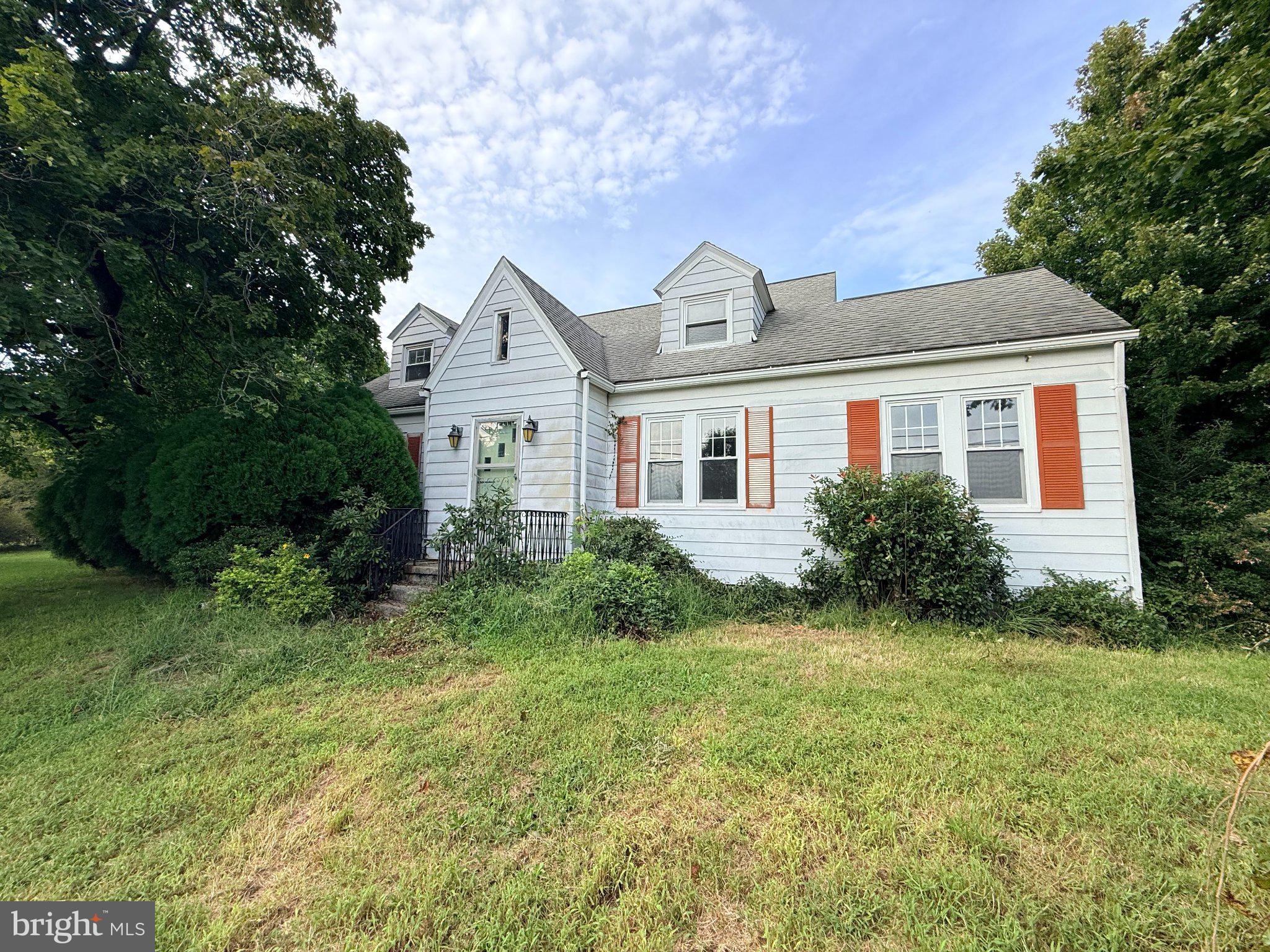 812 GARDEN ROAD