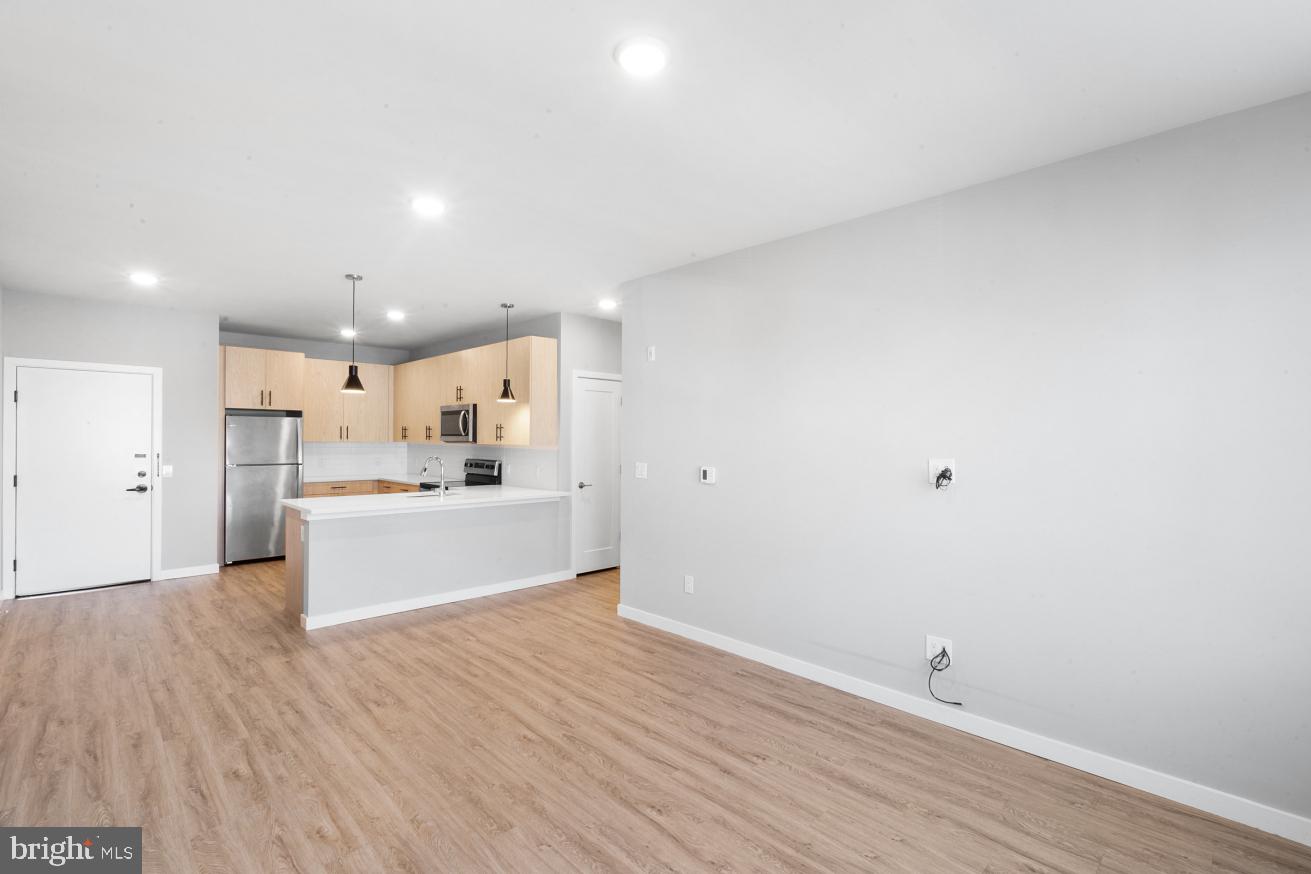 400 E OAK AVENUE 3302