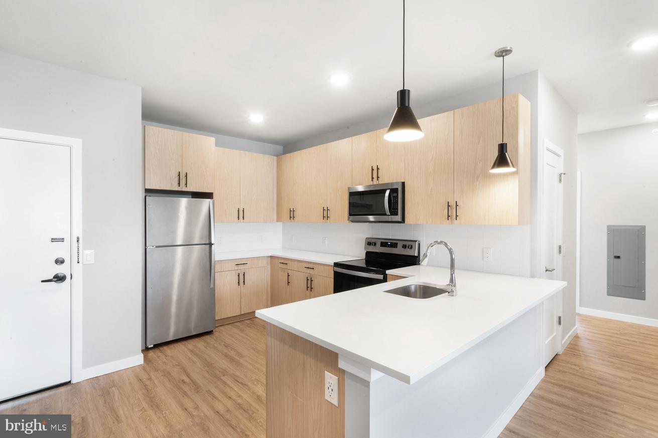 400 E OAK AVENUE 3302