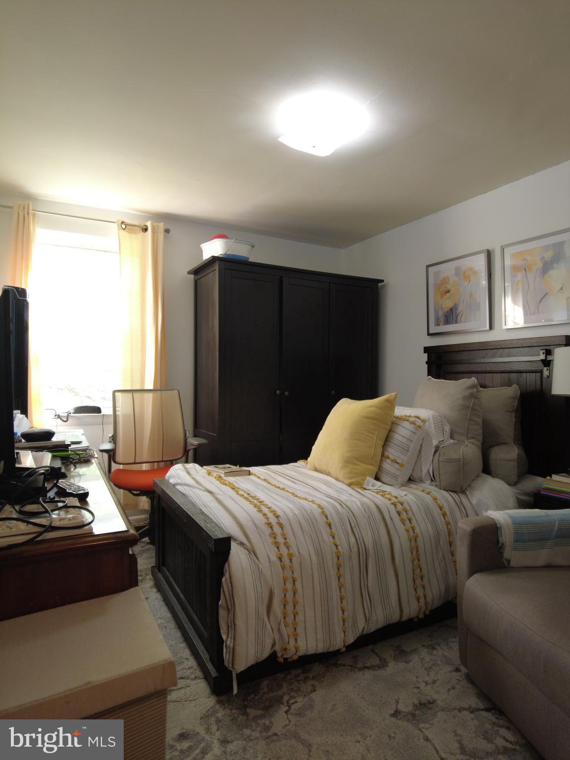 WYNDMOOR - Residential Income