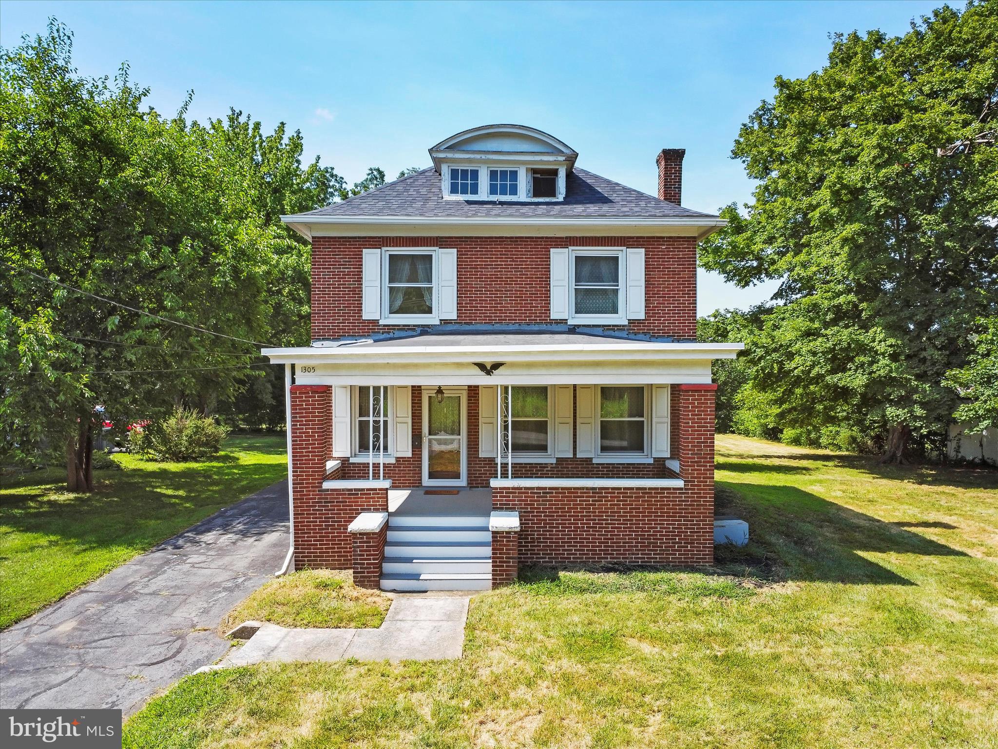 1305 VIRGINIA AVENUE