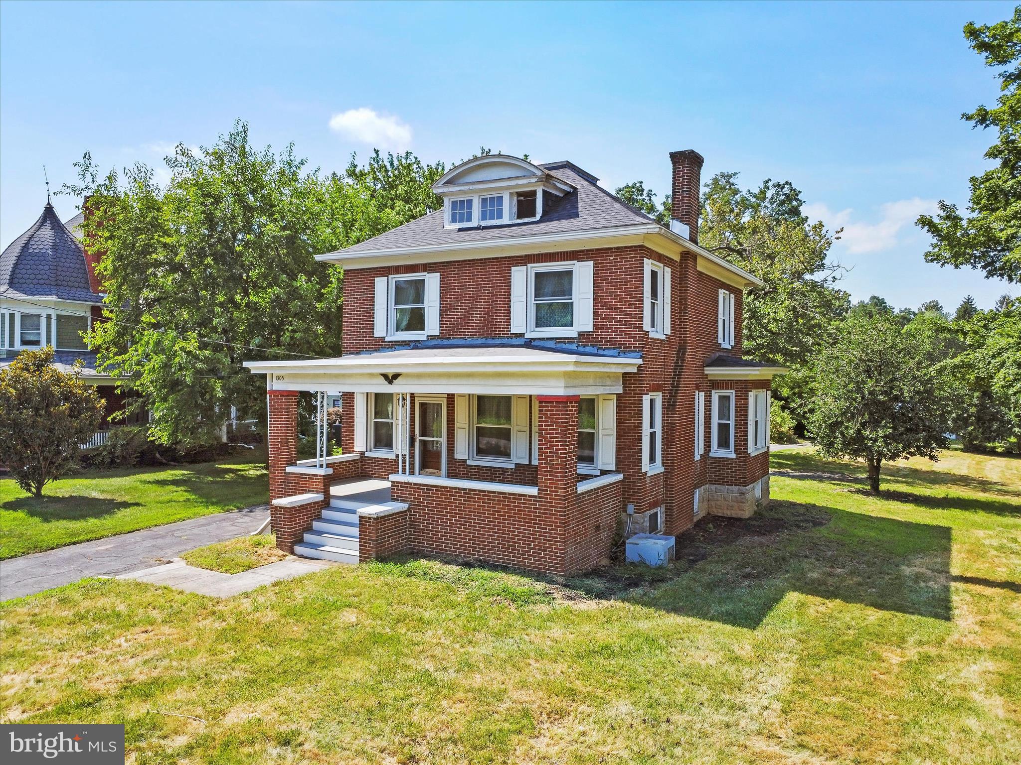 1305 VIRGINIA AVENUE