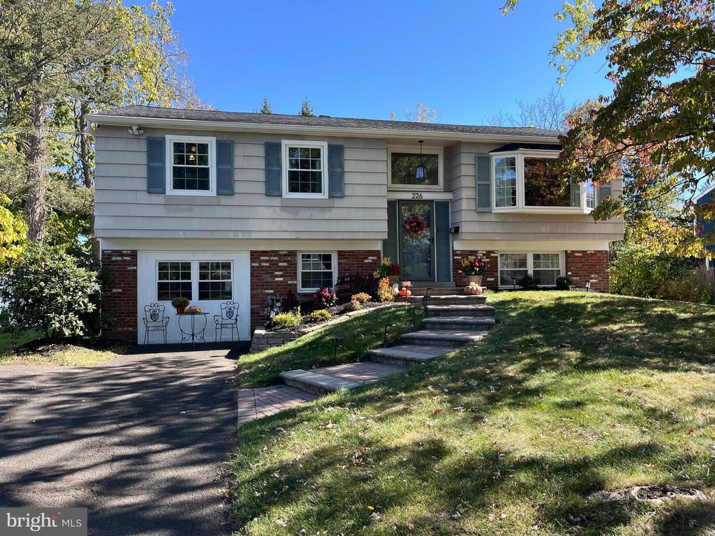 Photo of 226 Meadow Drive, YARDLEY, PA 19067 (MLS # PABU2104324)