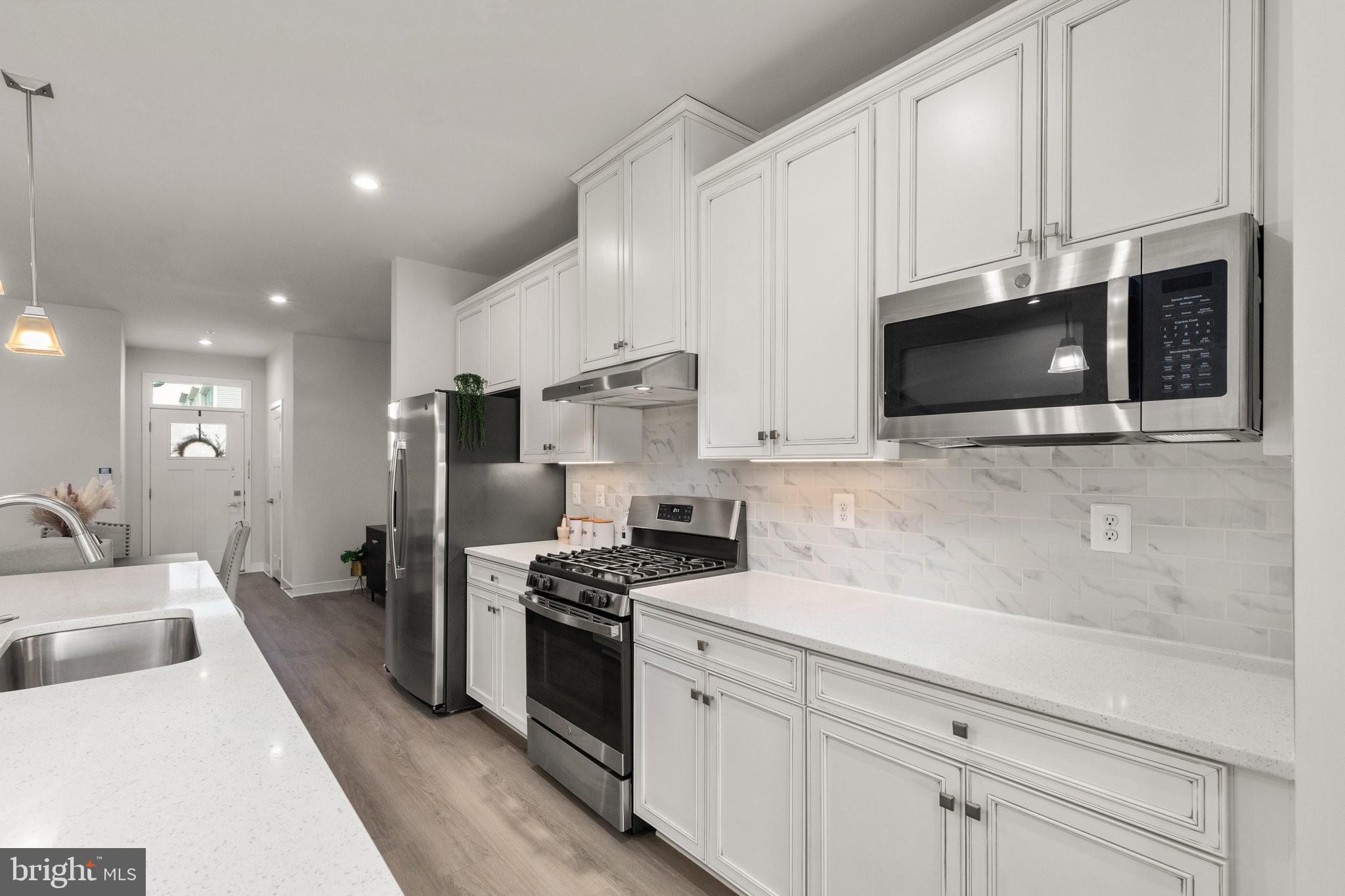 JAMES RUN CARRIAGE HOMES - Residential