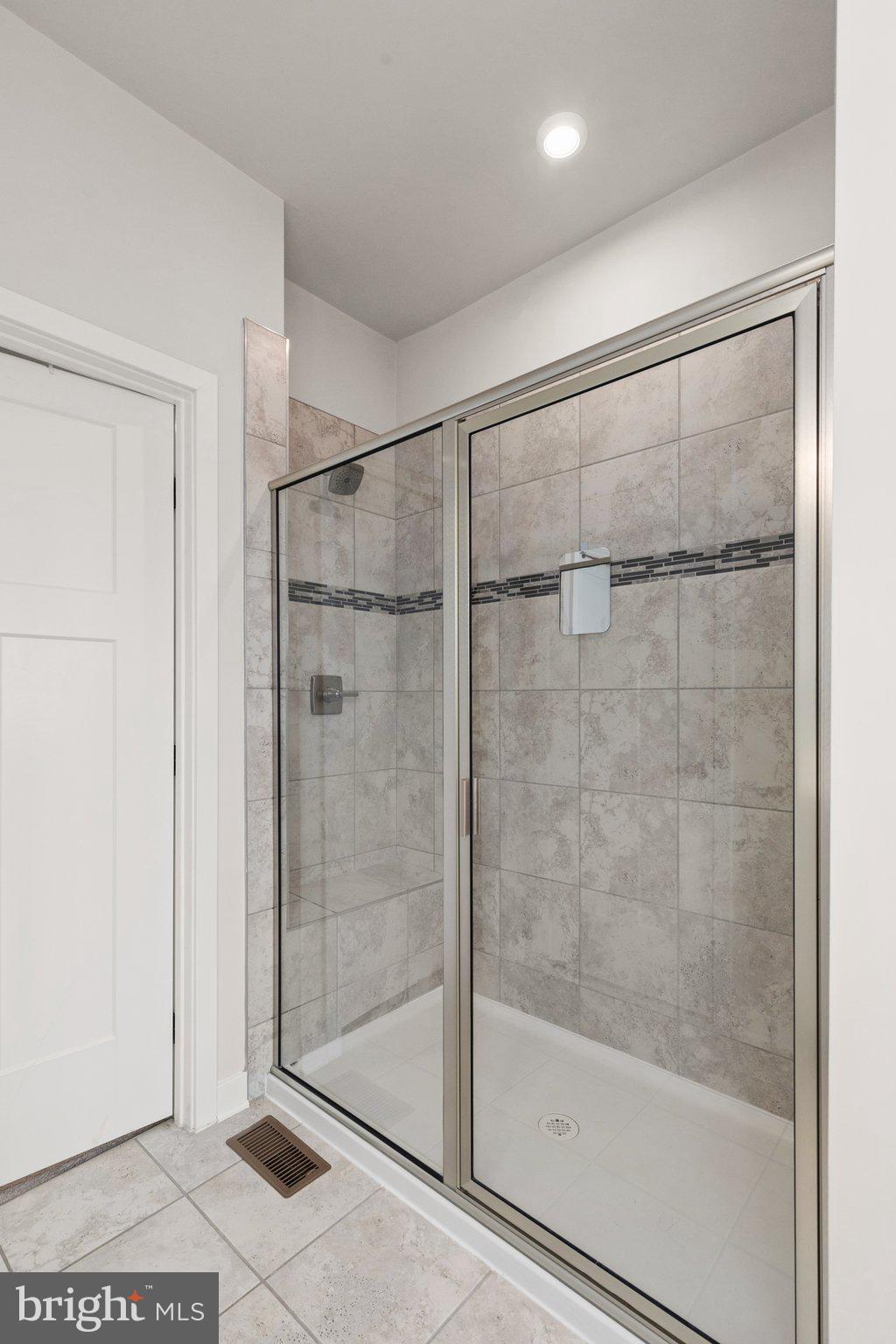 JAMES RUN CARRIAGE HOMES - Residential