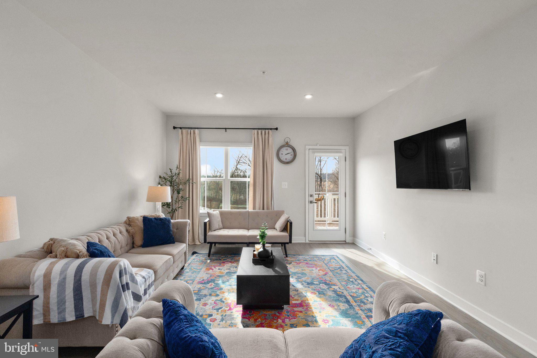 JAMES RUN CARRIAGE HOMES - Residential