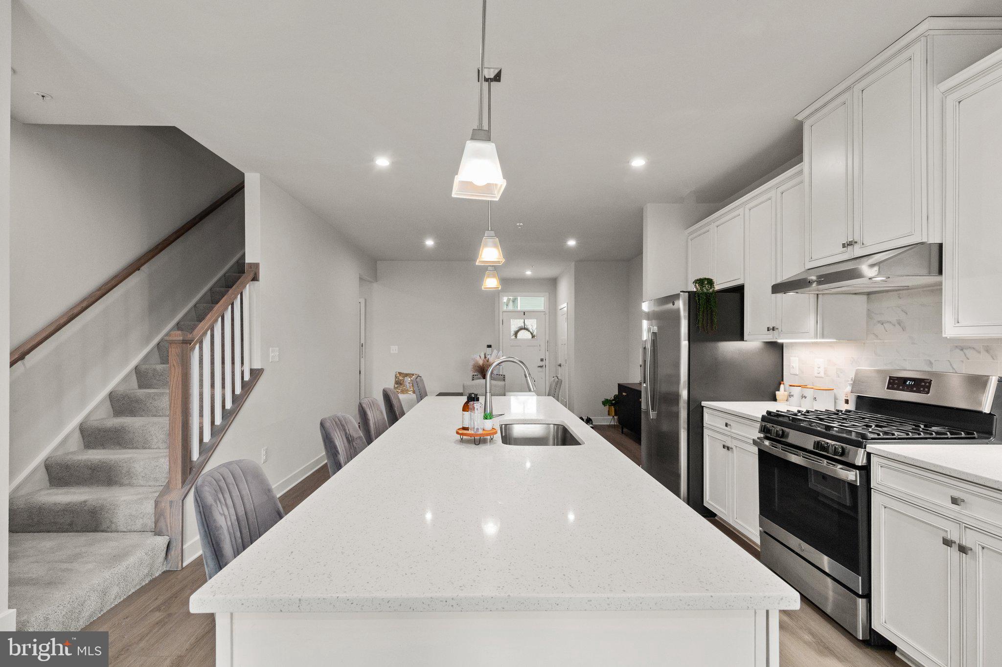 JAMES RUN CARRIAGE HOMES - Residential
