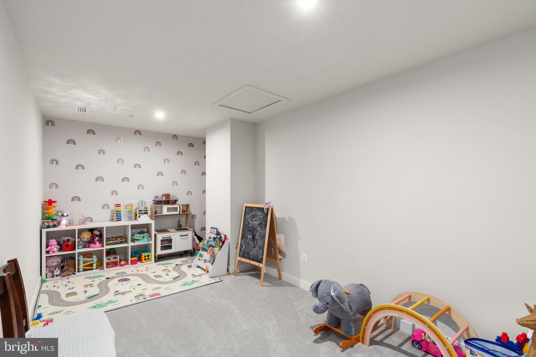 JAMES RUN CARRIAGE HOMES - Residential